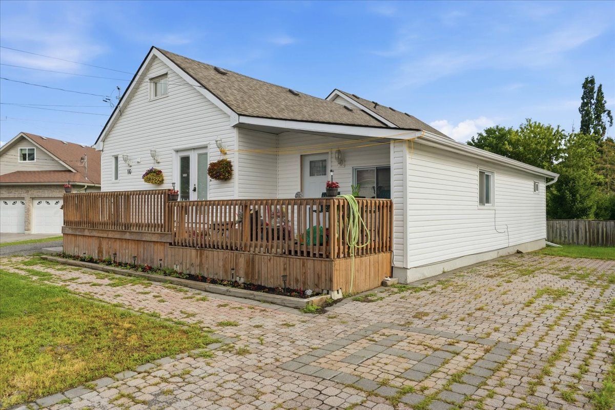 16 Graham Street, Belleville, On K8p 1p3
