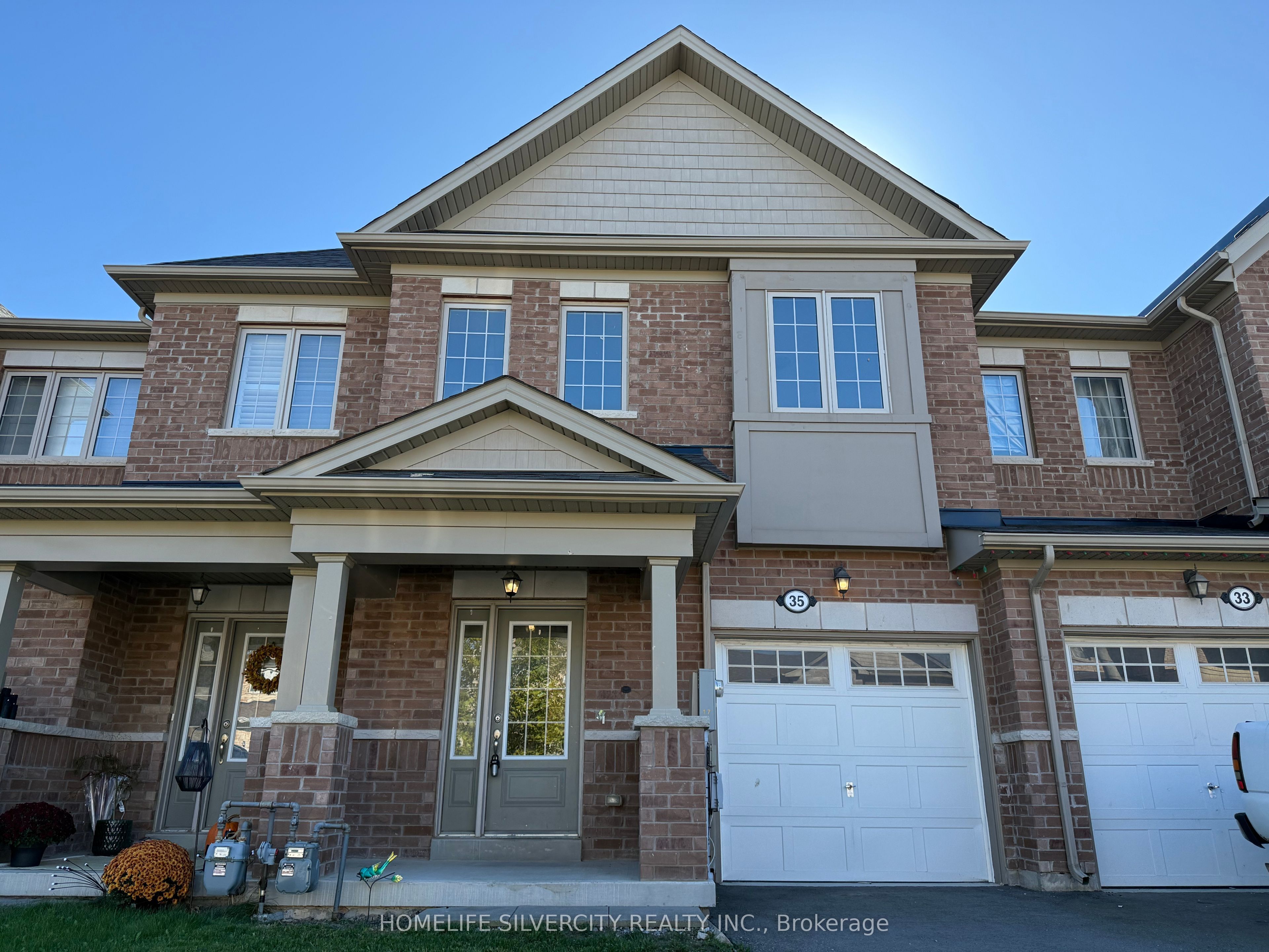 35 Sparkle Drive, Thorold, On L2v 0h2
