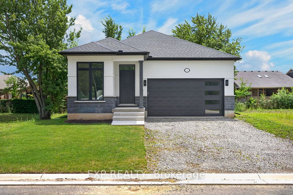 11 Stickles Street, Pelham, On L3c 3c3