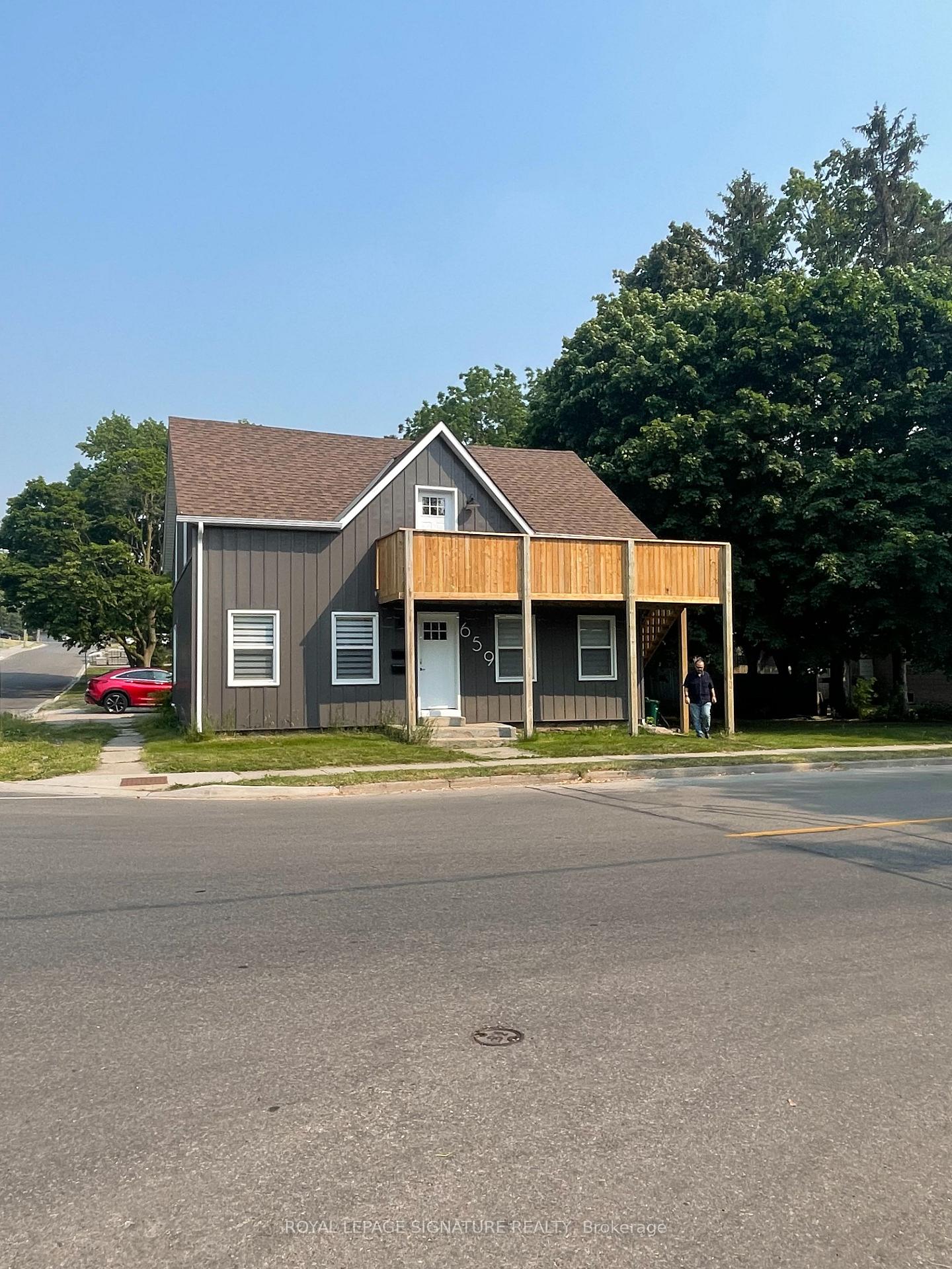 659 Dolph Street N Upper, Cambridge, On N3h 2b5