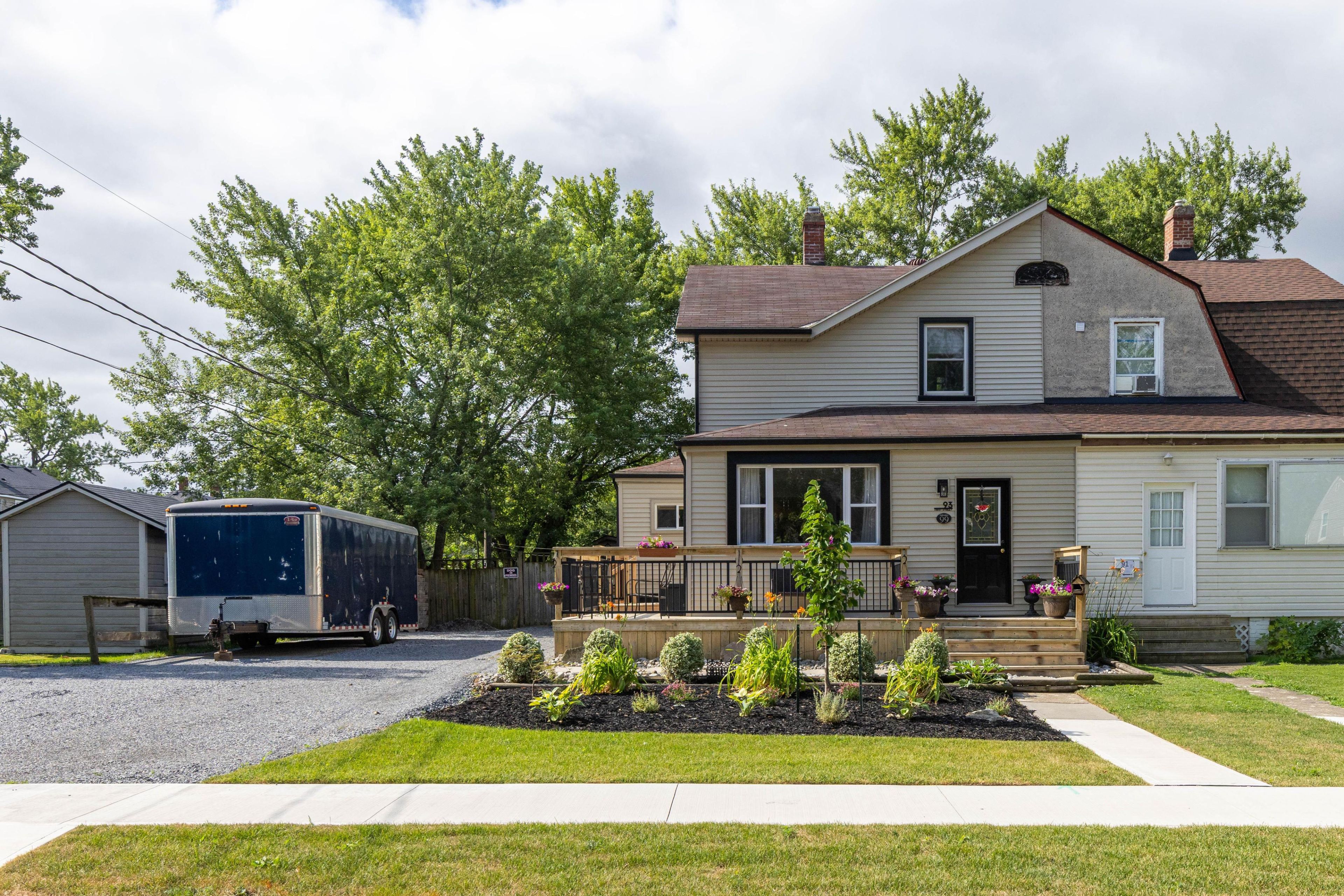 93 First Street, Welland, On L3b 4r8