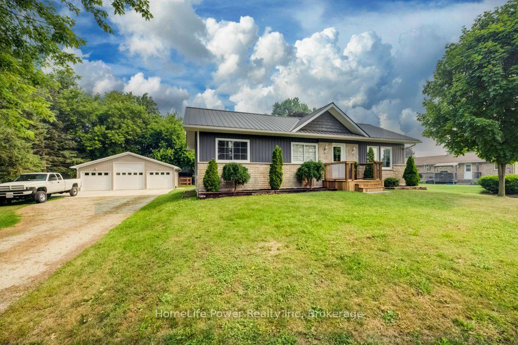 1077 Queen Street, Howick, On N0g 2x0