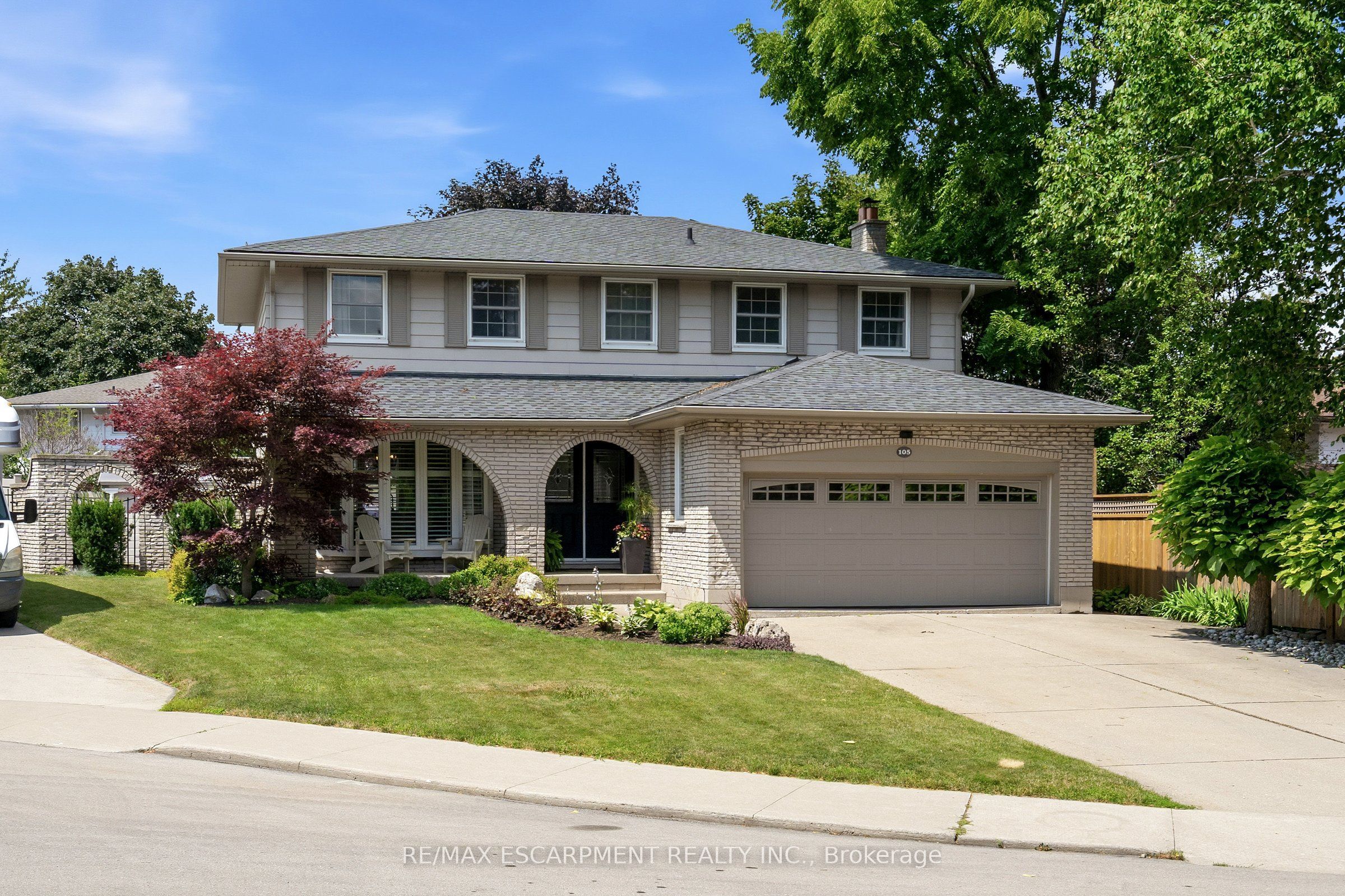 105 San Fernando Drive, Hamilton, On L9c 2c3