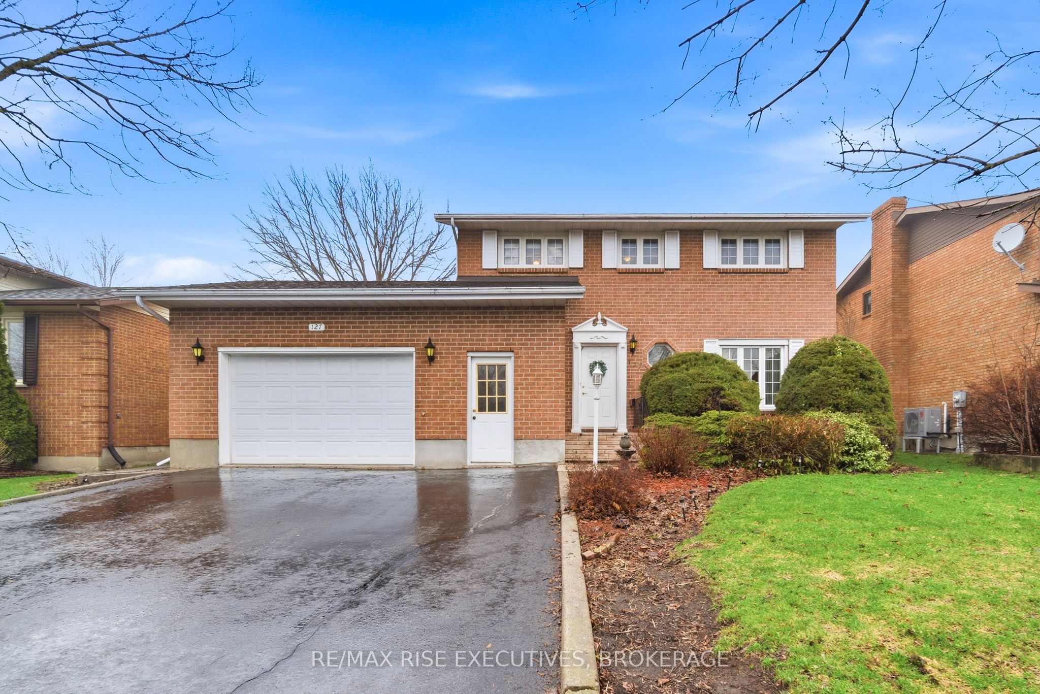 127 Nicholson Crescent, Loyalist, On K7n 1w9