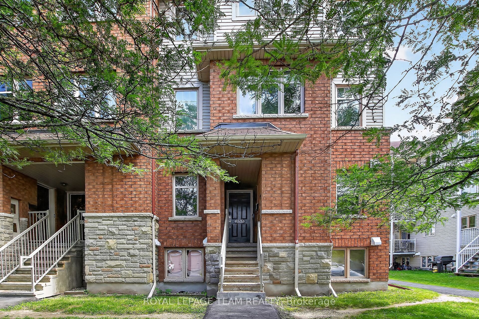 255 Deercroft Avenue, Barrhaven, On K2j 5j9