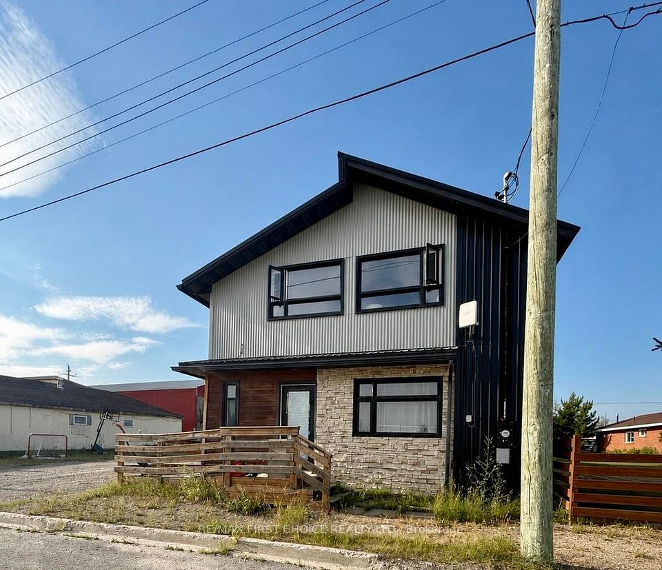 108 First Ne Avenue, Greenstone, On P0t 1m0