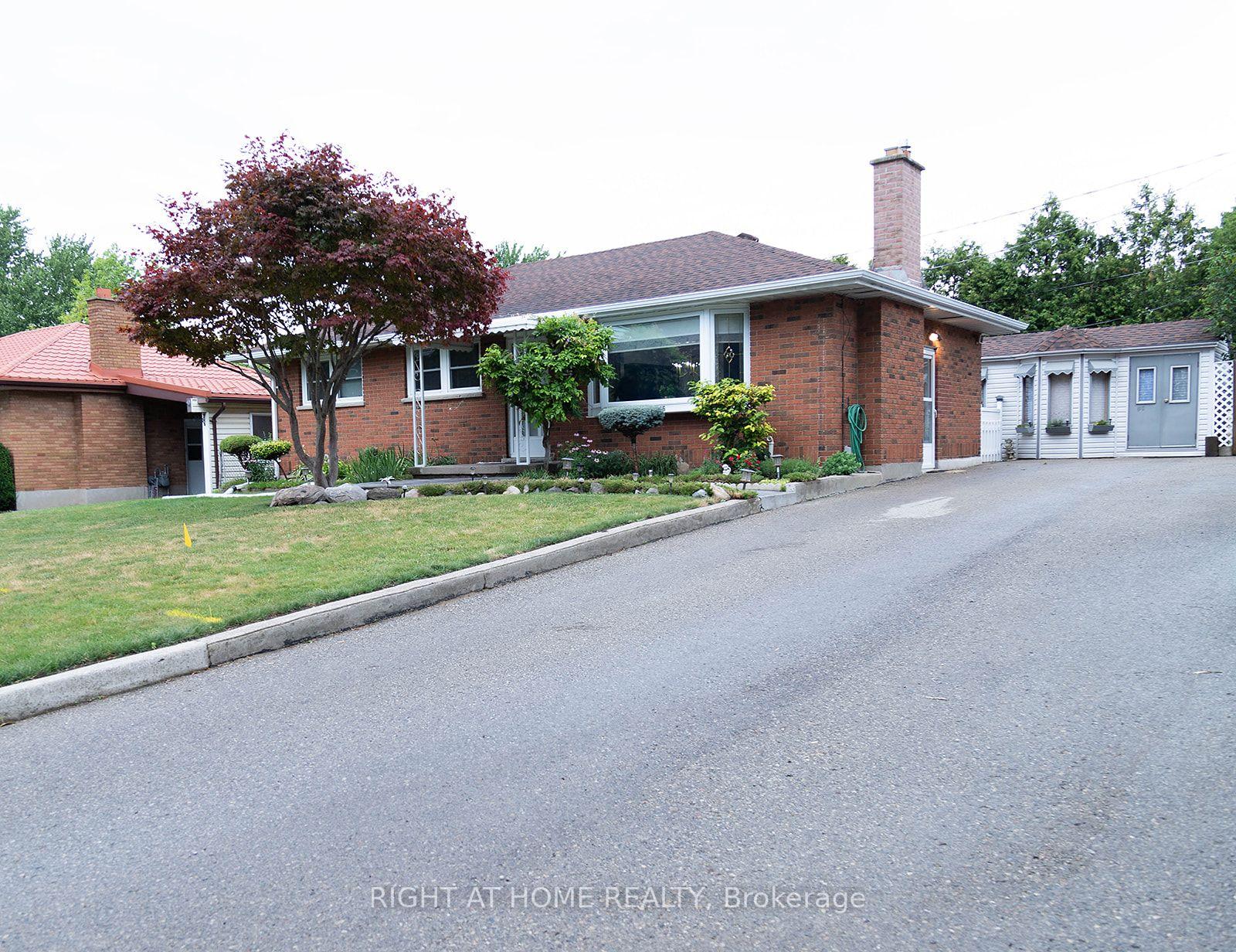 186 King Edward Avenue, London South, On N5z 3t7