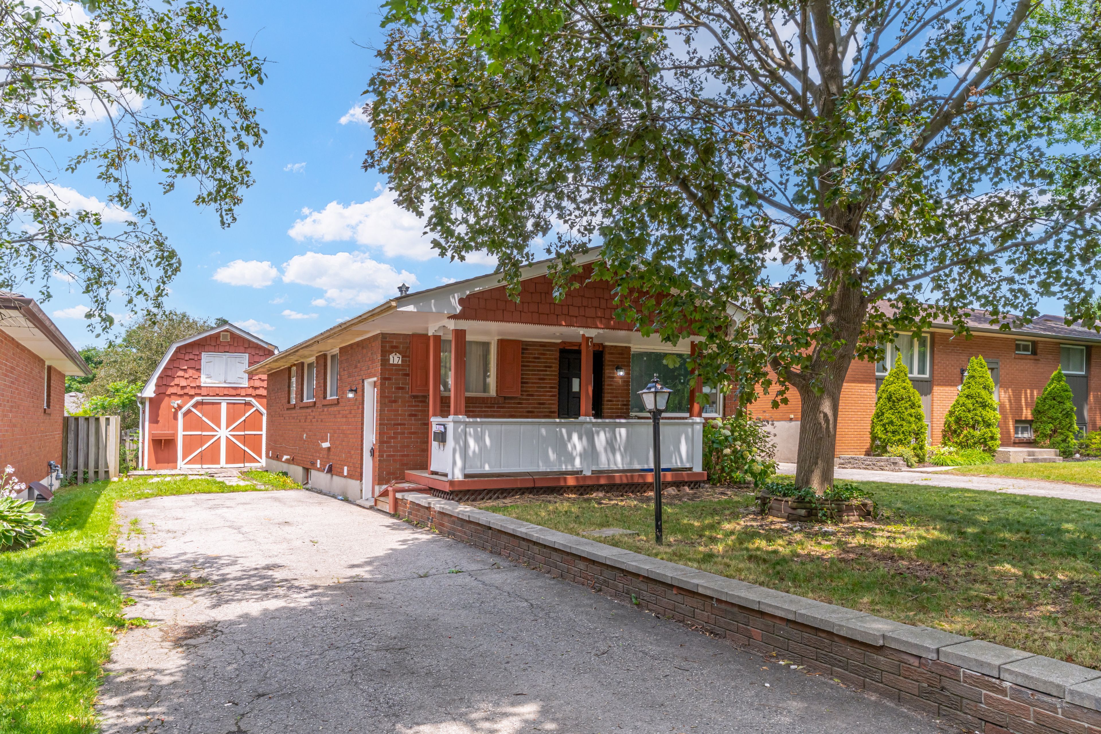 17 Toulon Crescent, London East, On N5v 1j4