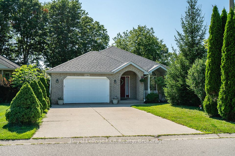 246 16th Avenue Crescent, Hanover, On N4n 3v3