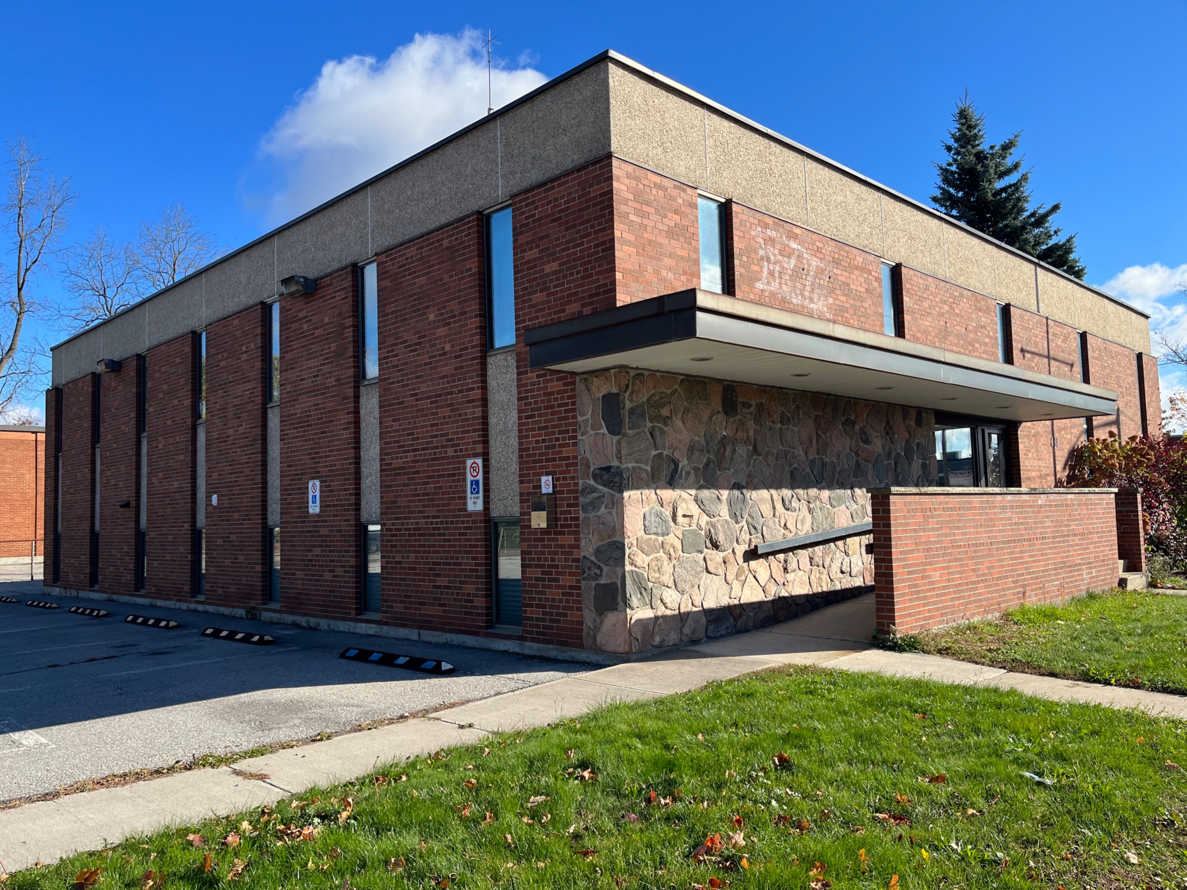 111 Broad Street E, Haldimand, On N1a 1s6
