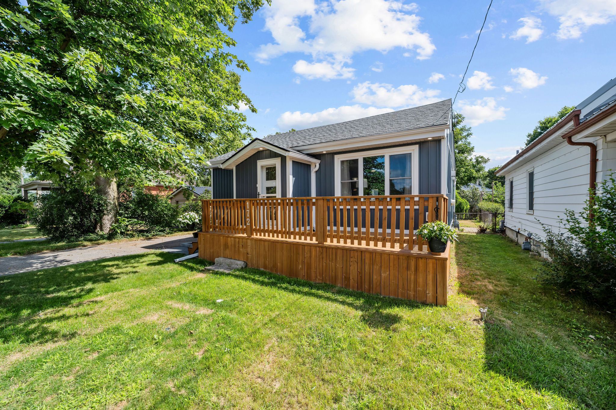 172 East Street, London East, On N5z 2r8