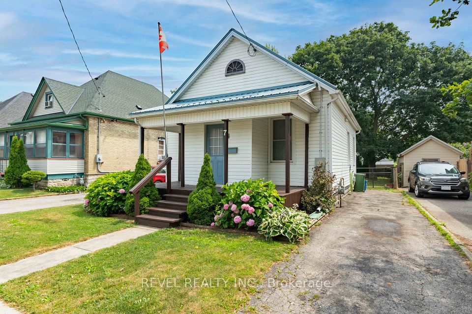 7 Maple Street, St. Thomas, On N5r 1y8