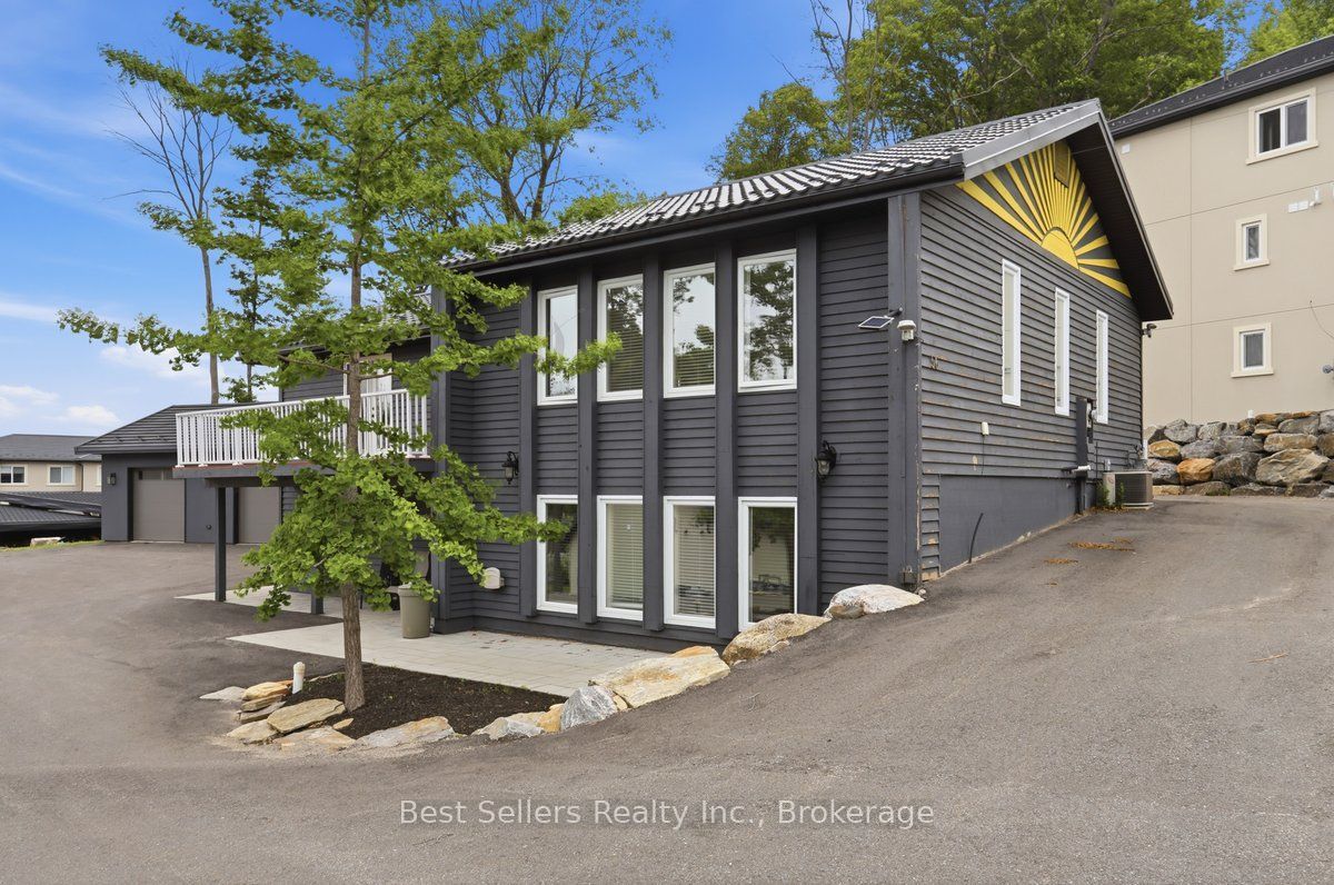 56 Florence Street W 2, Huntsville, On P1h 1v5
