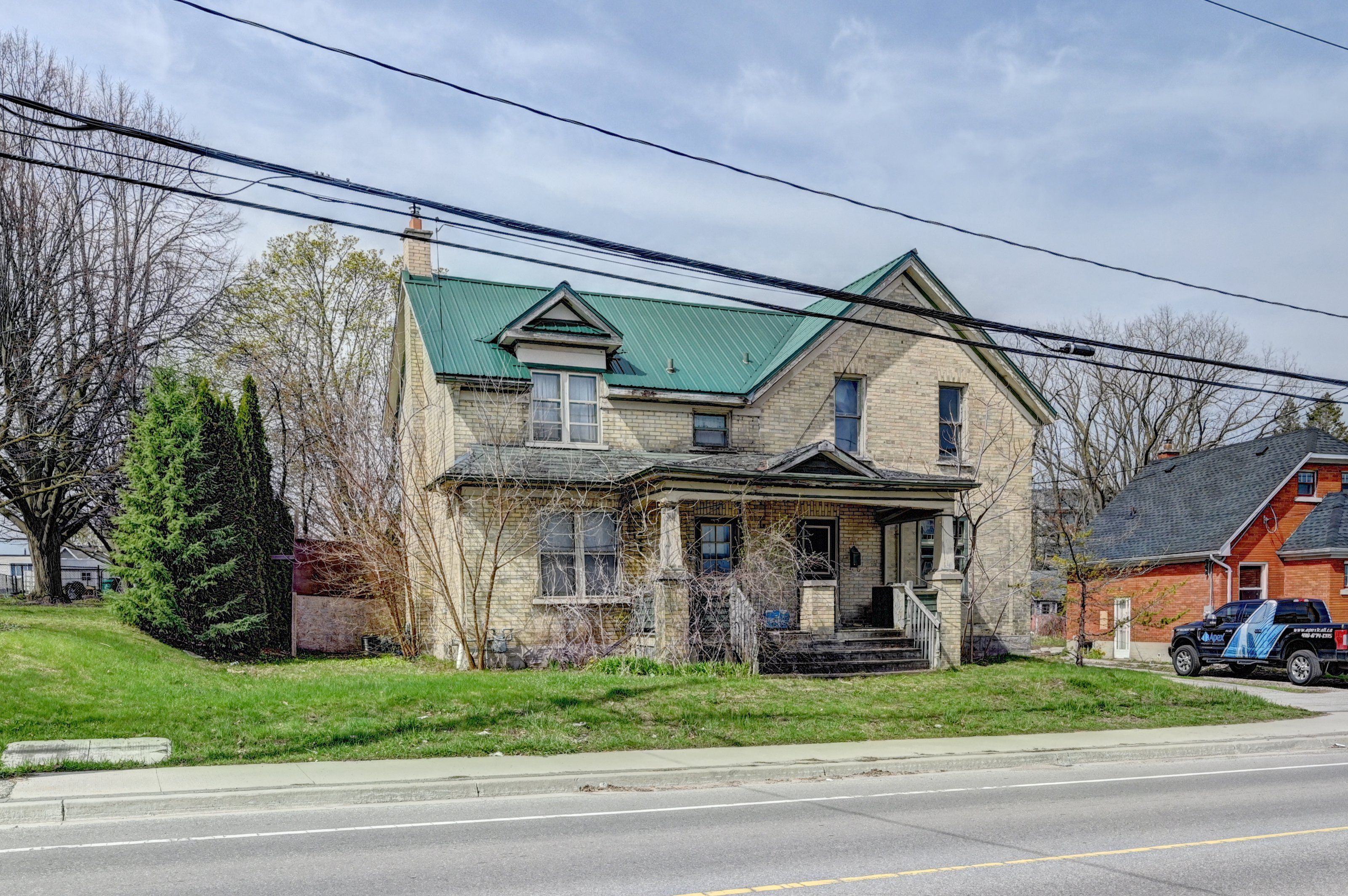 263-265 Mill Street, Kitchener, On N2m 3r4