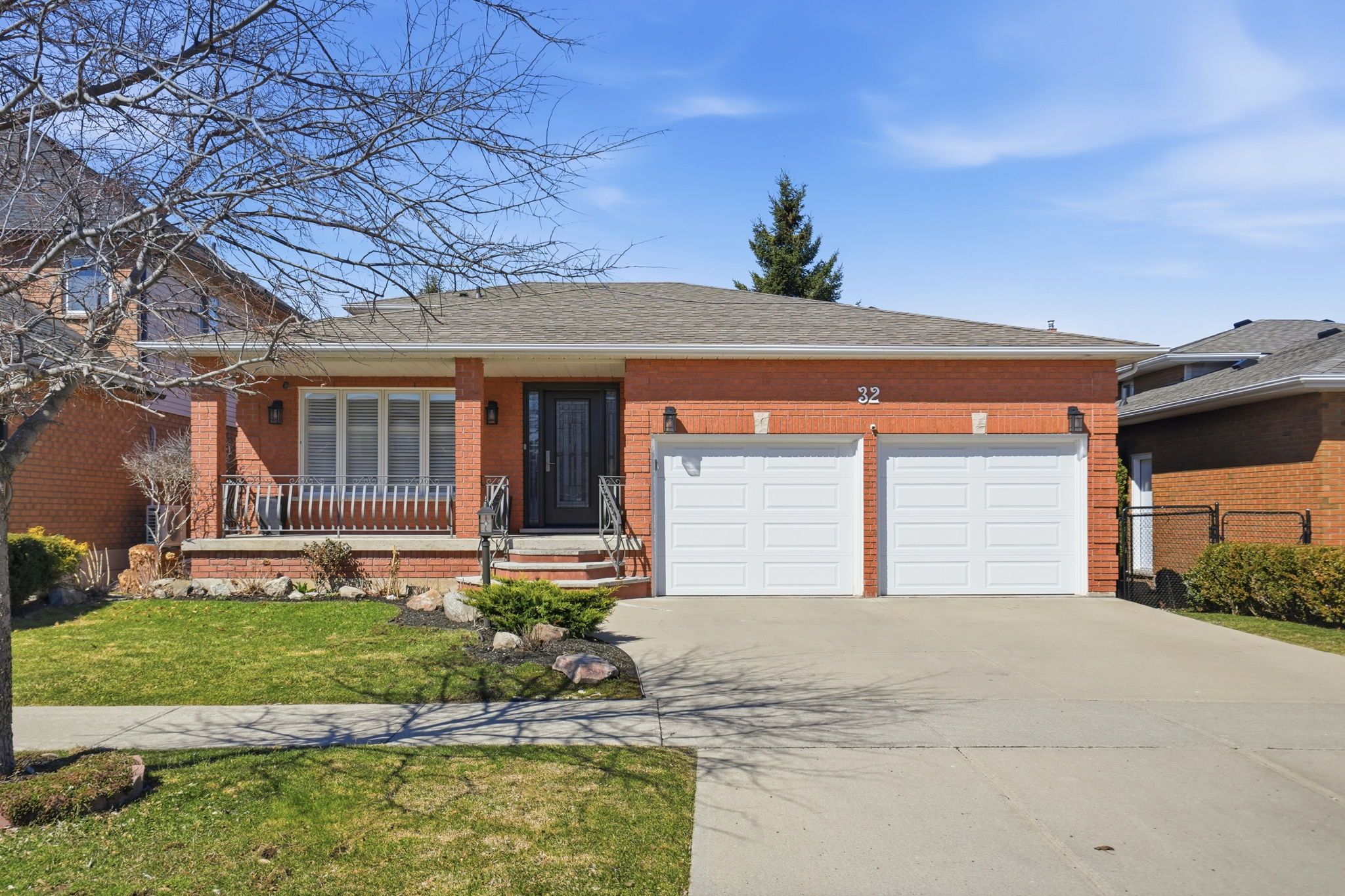 32 Highbury Drive, Hamilton, On L8j 2t4