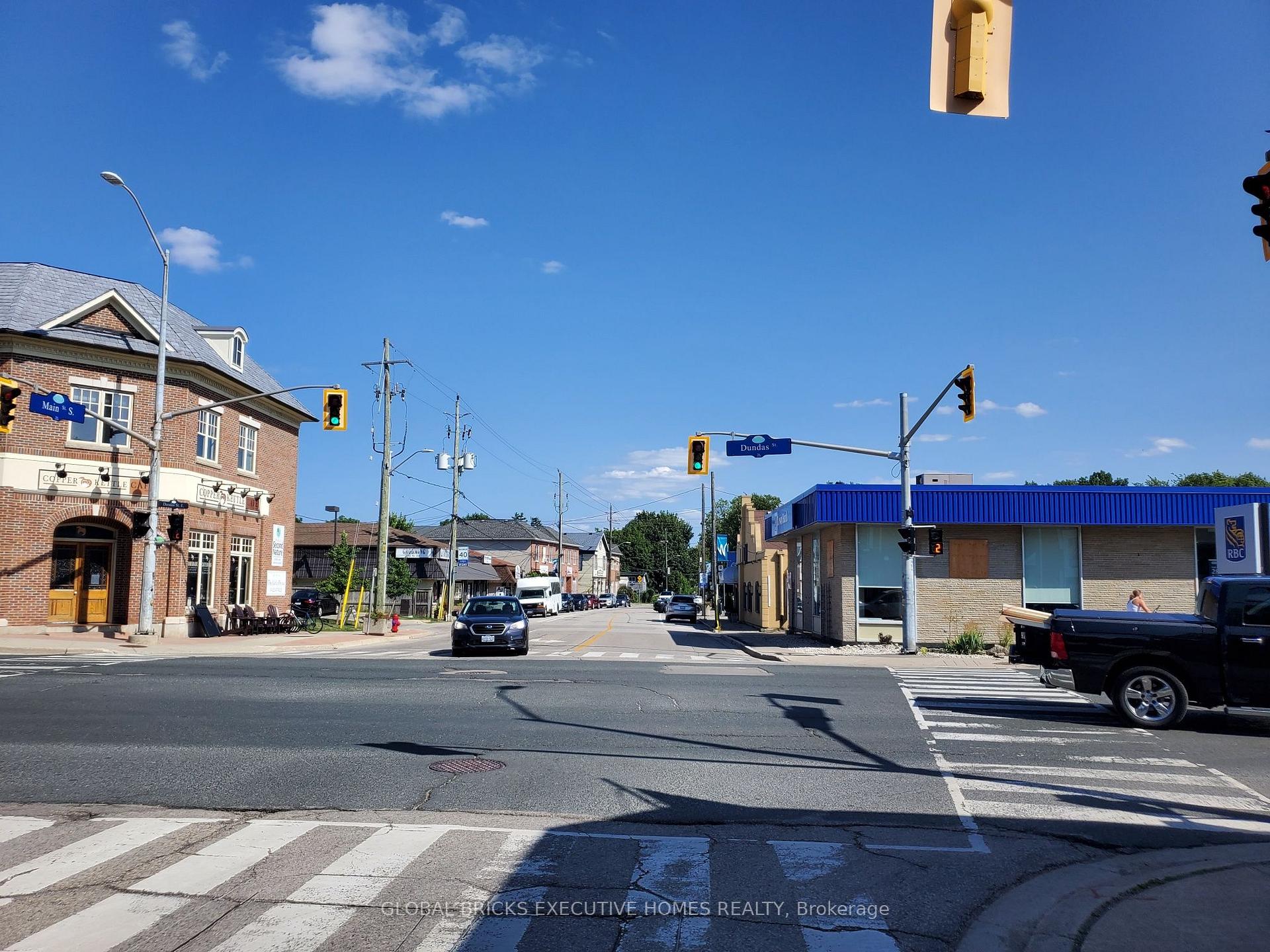 9 Main Street N, Hamilton, On L0r 2h0