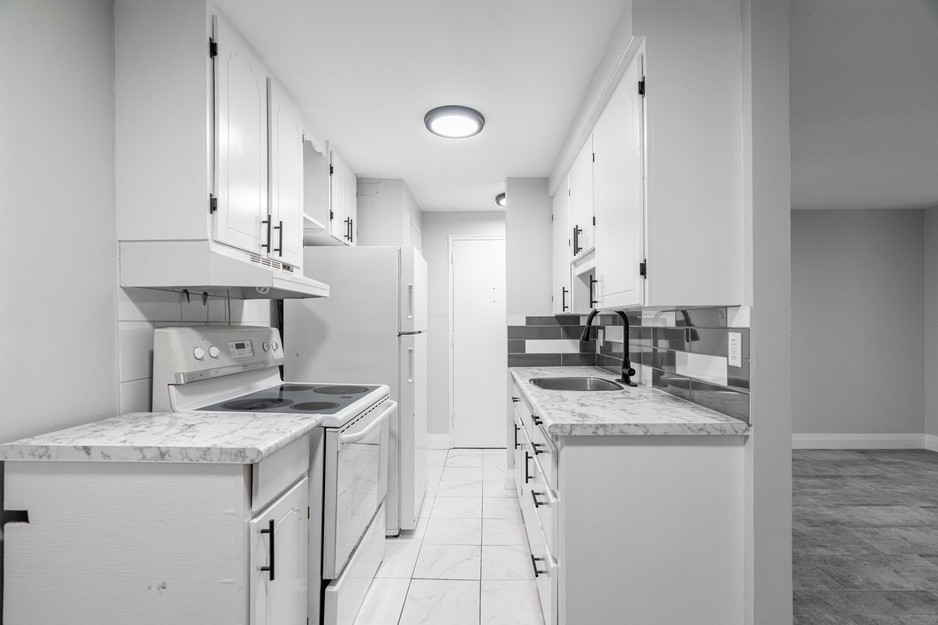 24 Brookside Street N 1, London South, On N5z 3j3