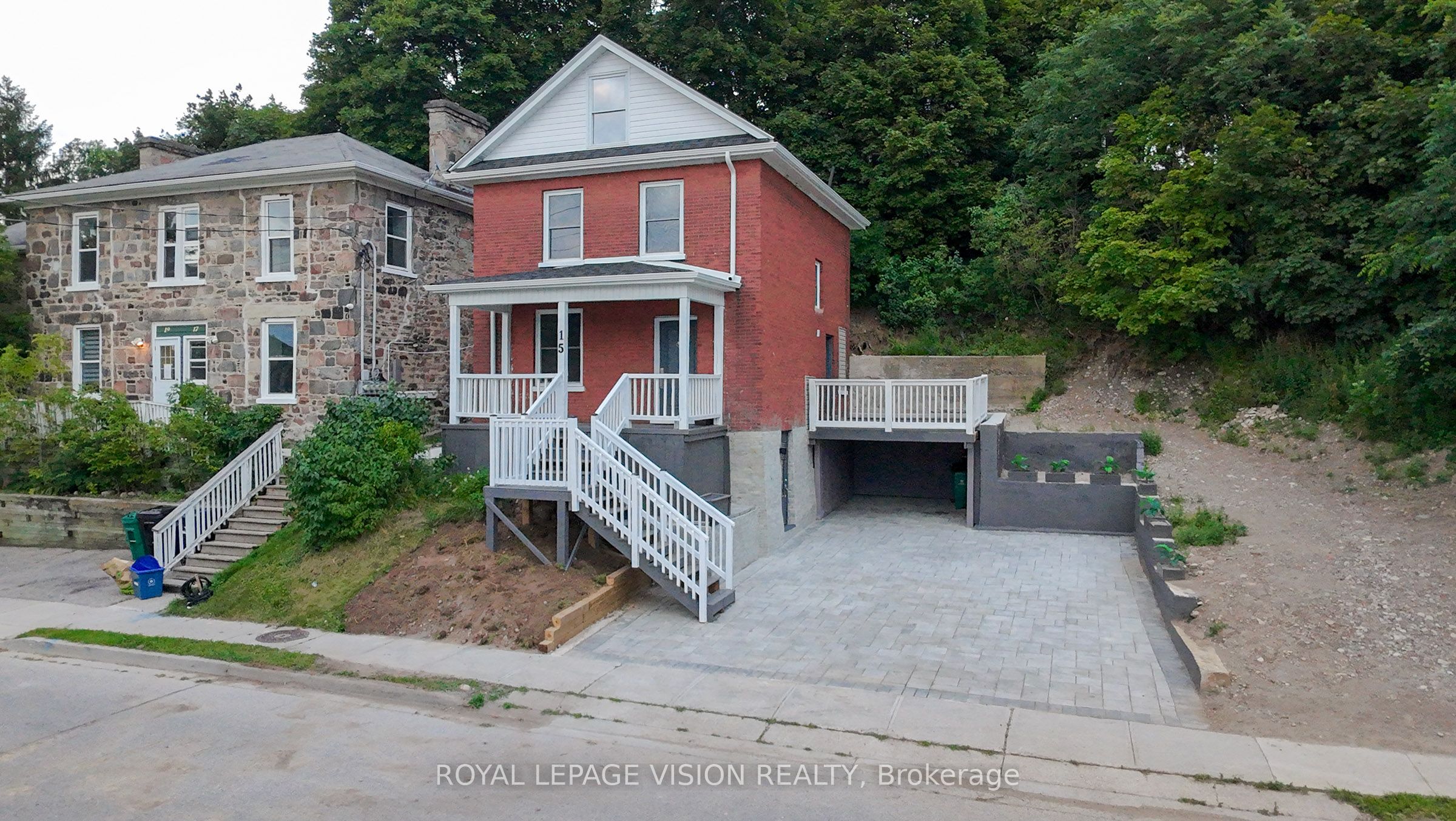 15 Shade Street, Cambridge, On N1r 4j6