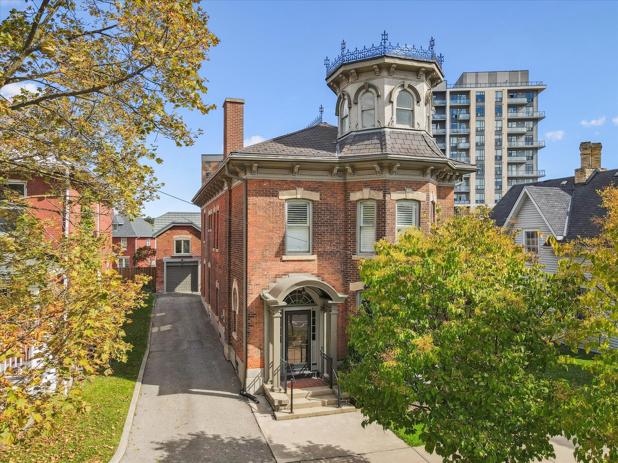 143 Norfolk Street, Guelph, On N1h 4j7
