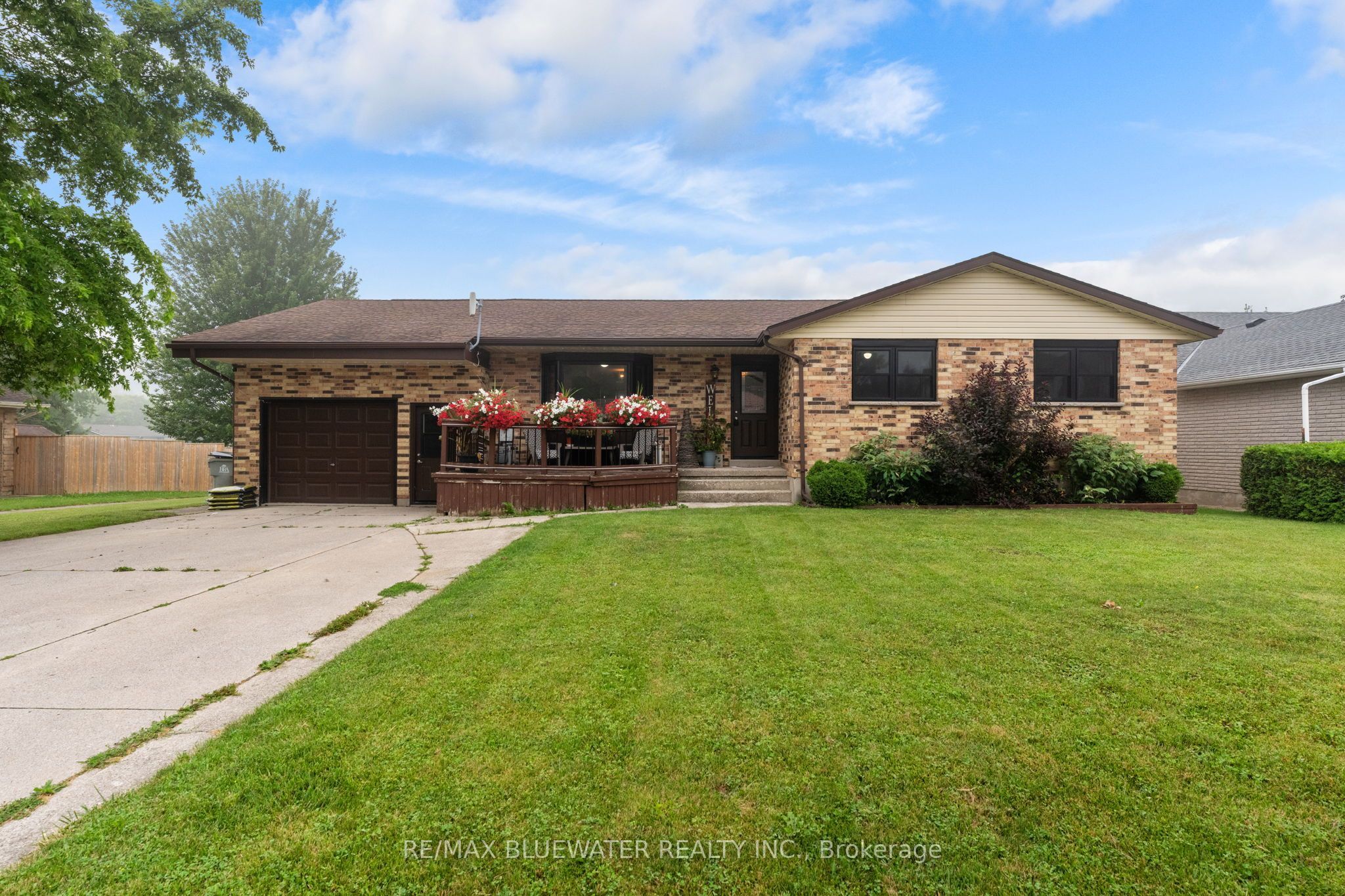 210 Hill Street, Central Huron, On N0m 1l0