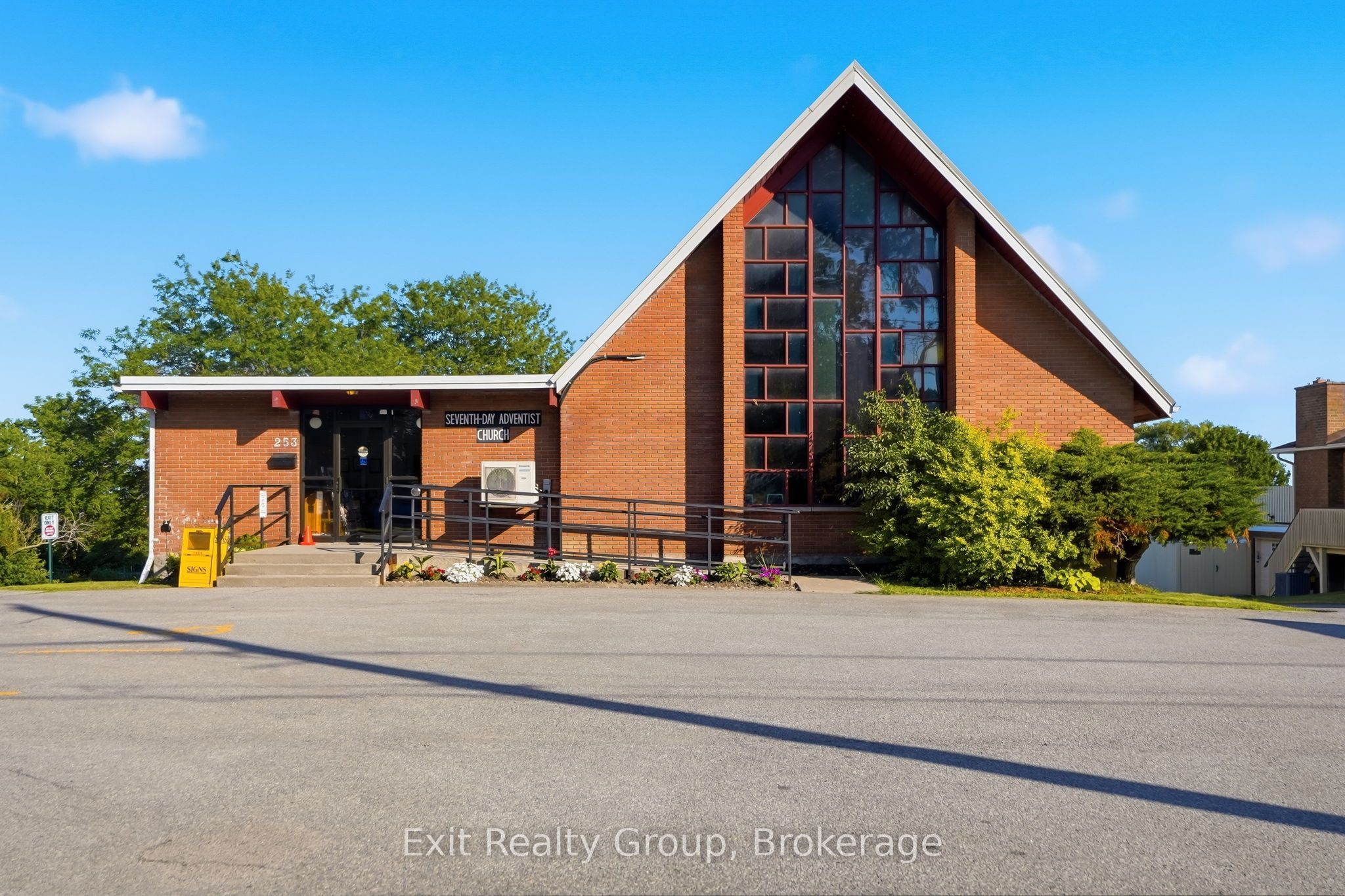 253 Dundas Street W, Belleville, On K8p 1a9