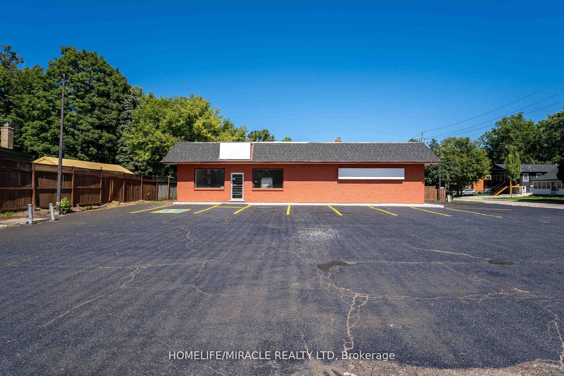 235 Dundas Street, Woodstock, On N4s 1a8