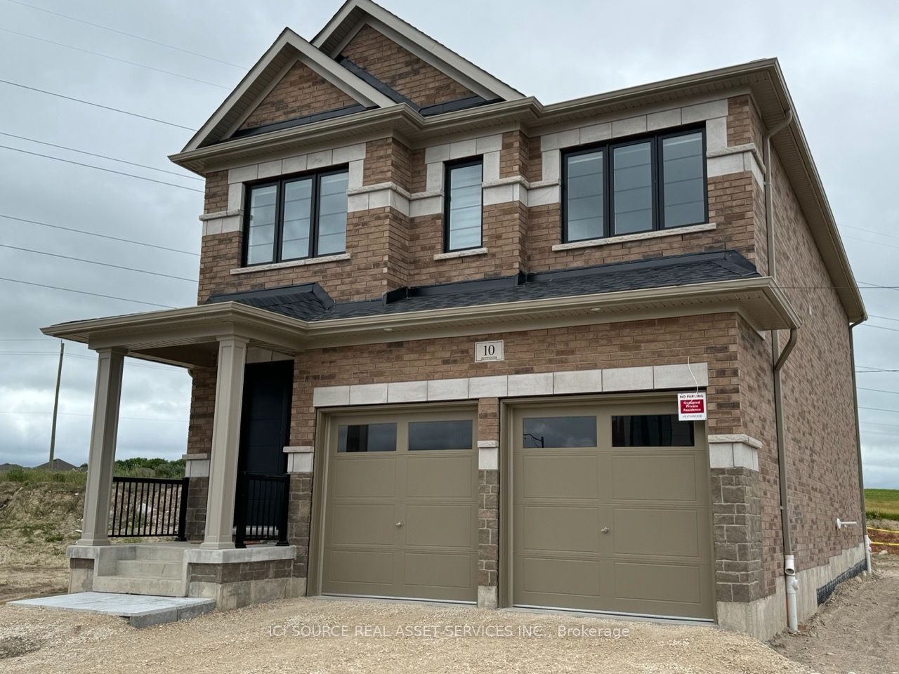 10 Guernsey Drive, Kitchener, On N2r 0s2