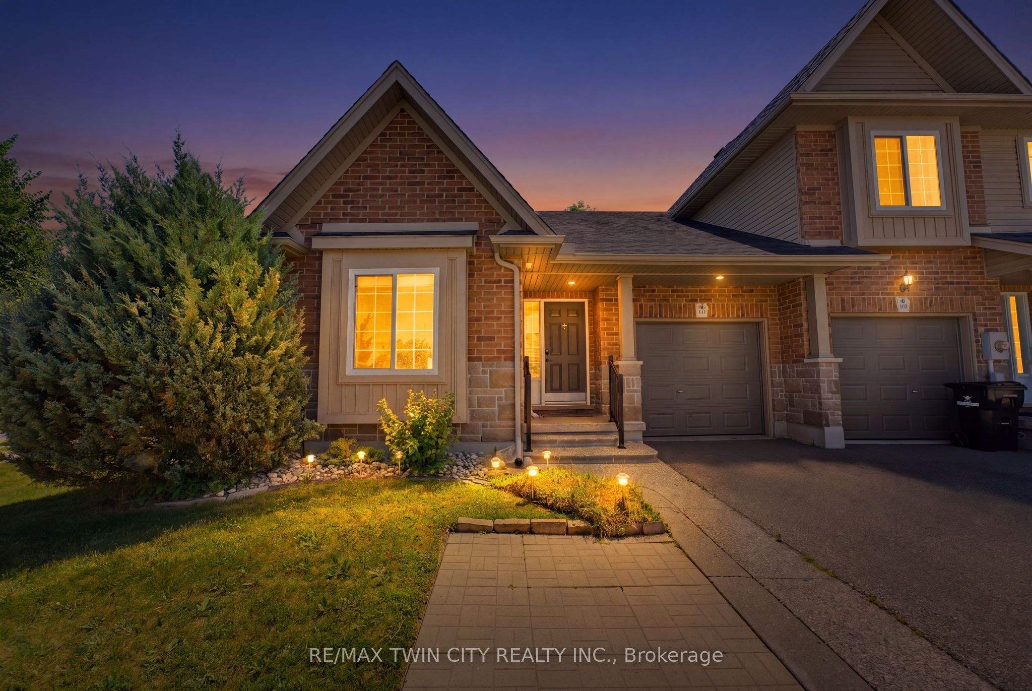 934 Zeller Crescent, Kitchener, On N2a 0c7