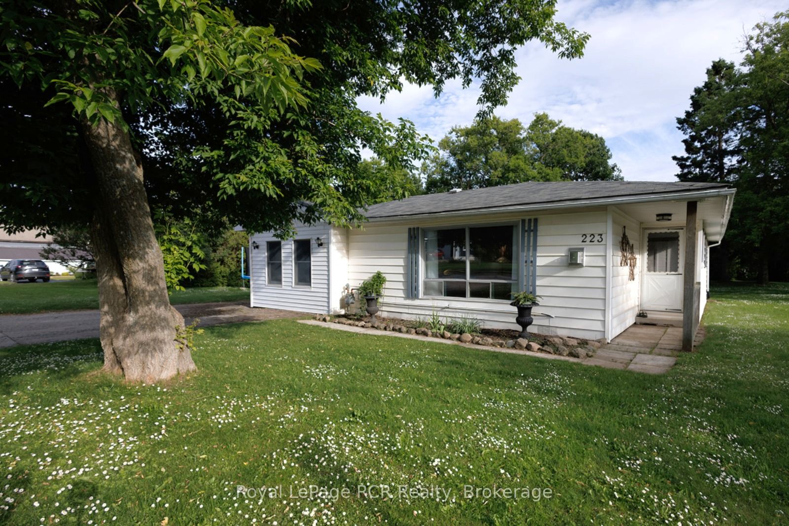 223 Division Street, South Bruce Peninsula, On N0h 2t0