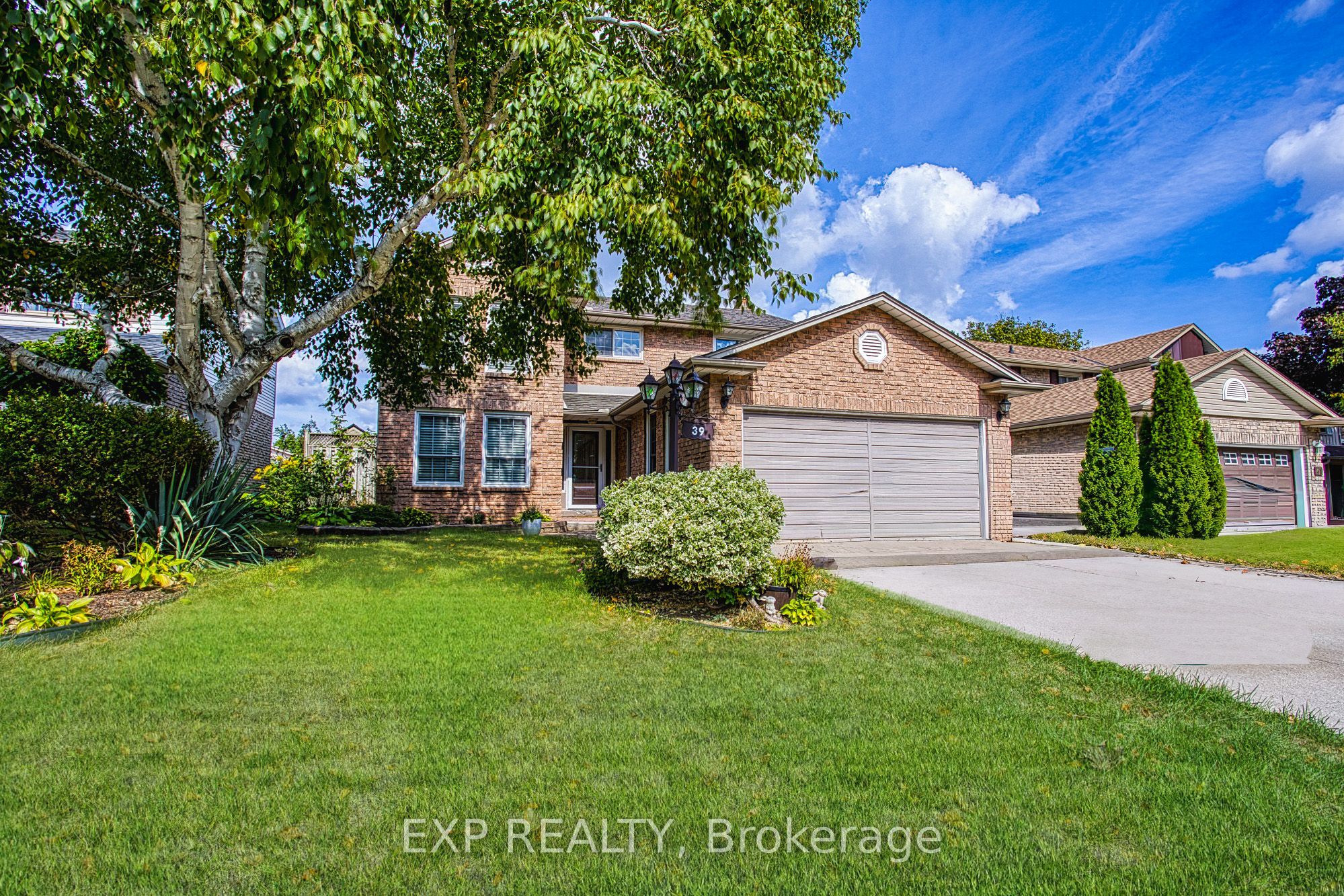 39 Ainsworth Street, Hamilton, On L8j 1t2