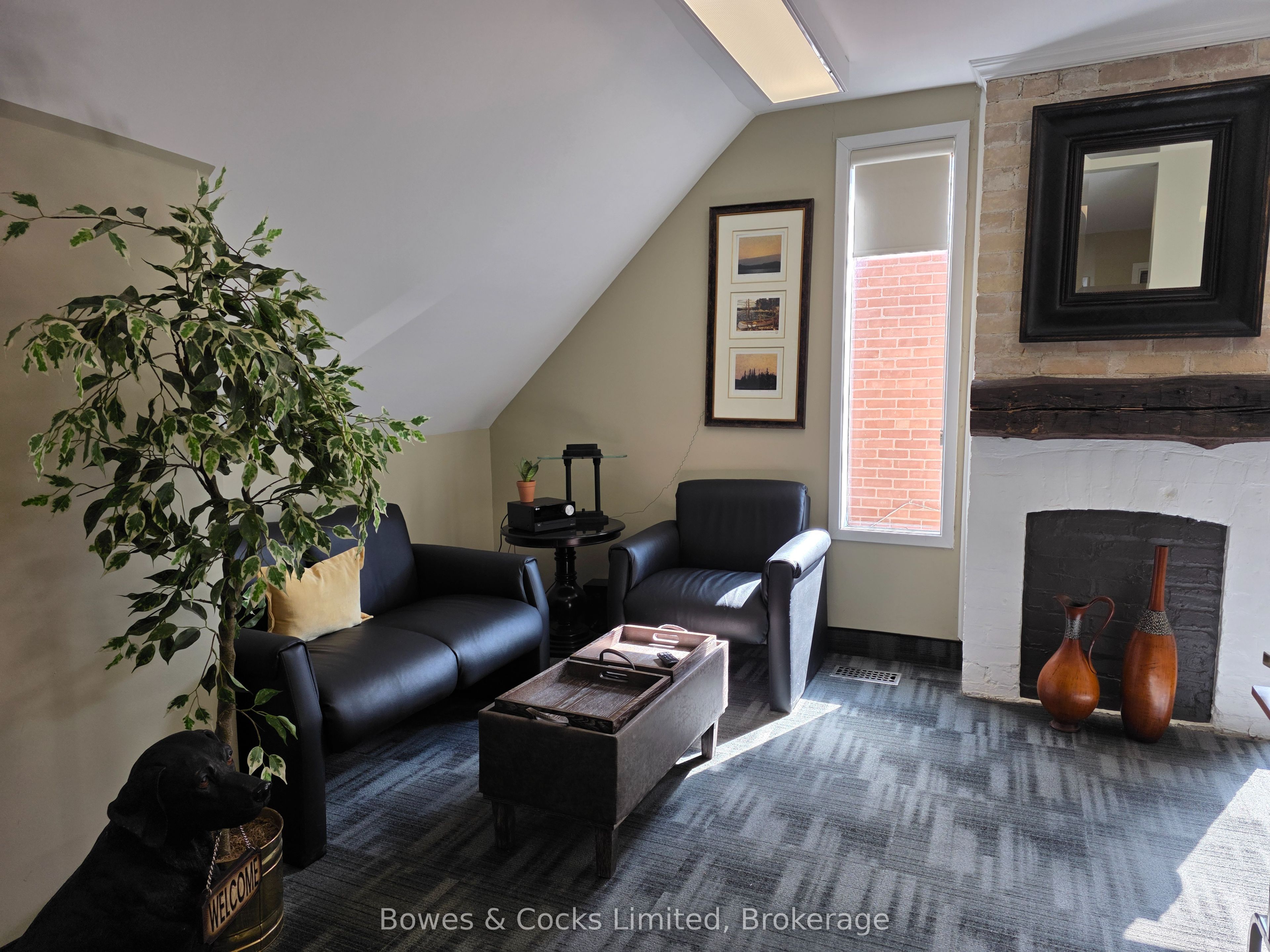 341 Charlotte Street Upper Rear, Peterborough, On K9j 3r2