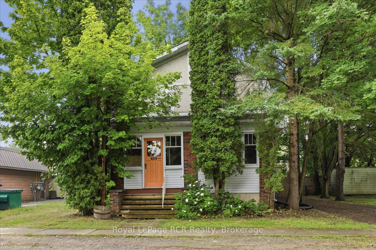 144 Davidson Avenue S, North Perth, On N4w 2j6