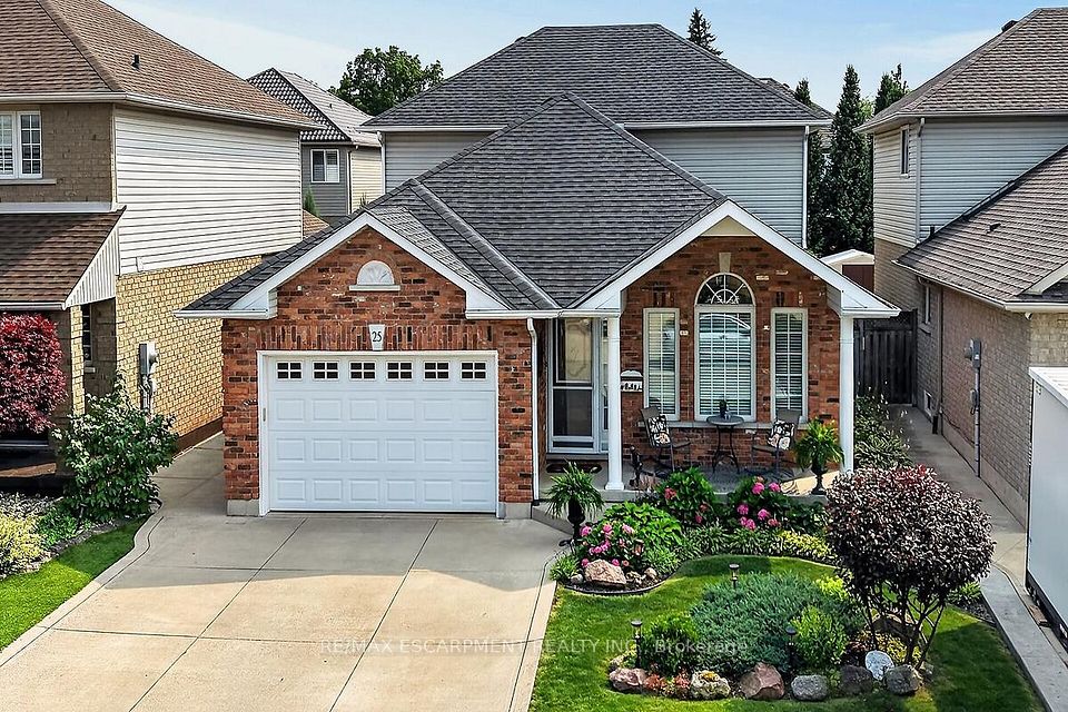 25 Eric Burke Court, Hamilton, On L9a 5j9