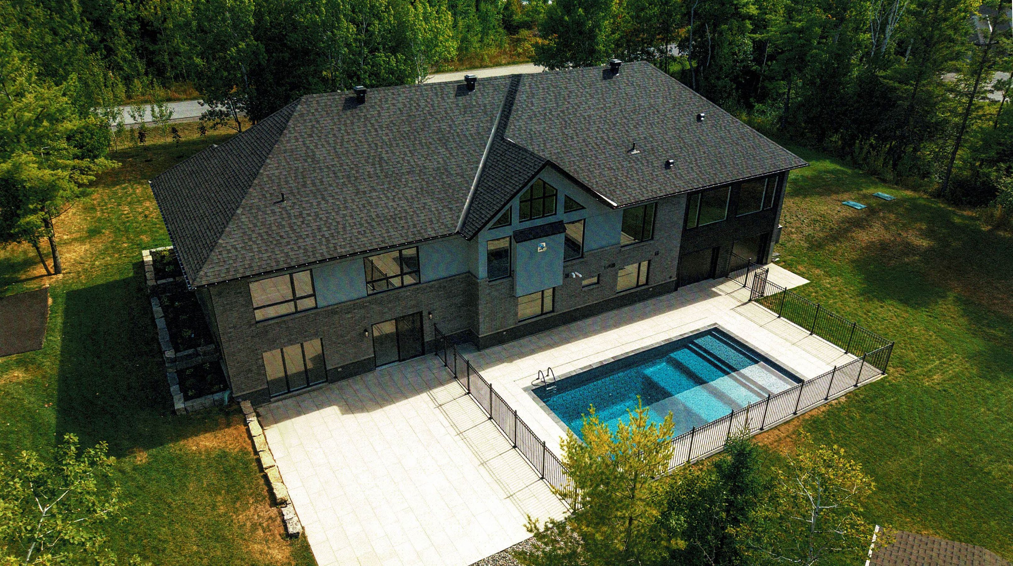 135 Cherryhill Drive, Carp - Huntley Ward, On K0a 1l0