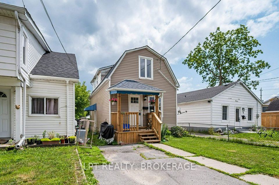 13 Kingscourt Avenue, Kingston, On K7k 4n6