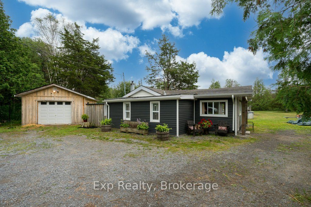2822 Shannon Road, Tyendinaga, On K0k 3a0