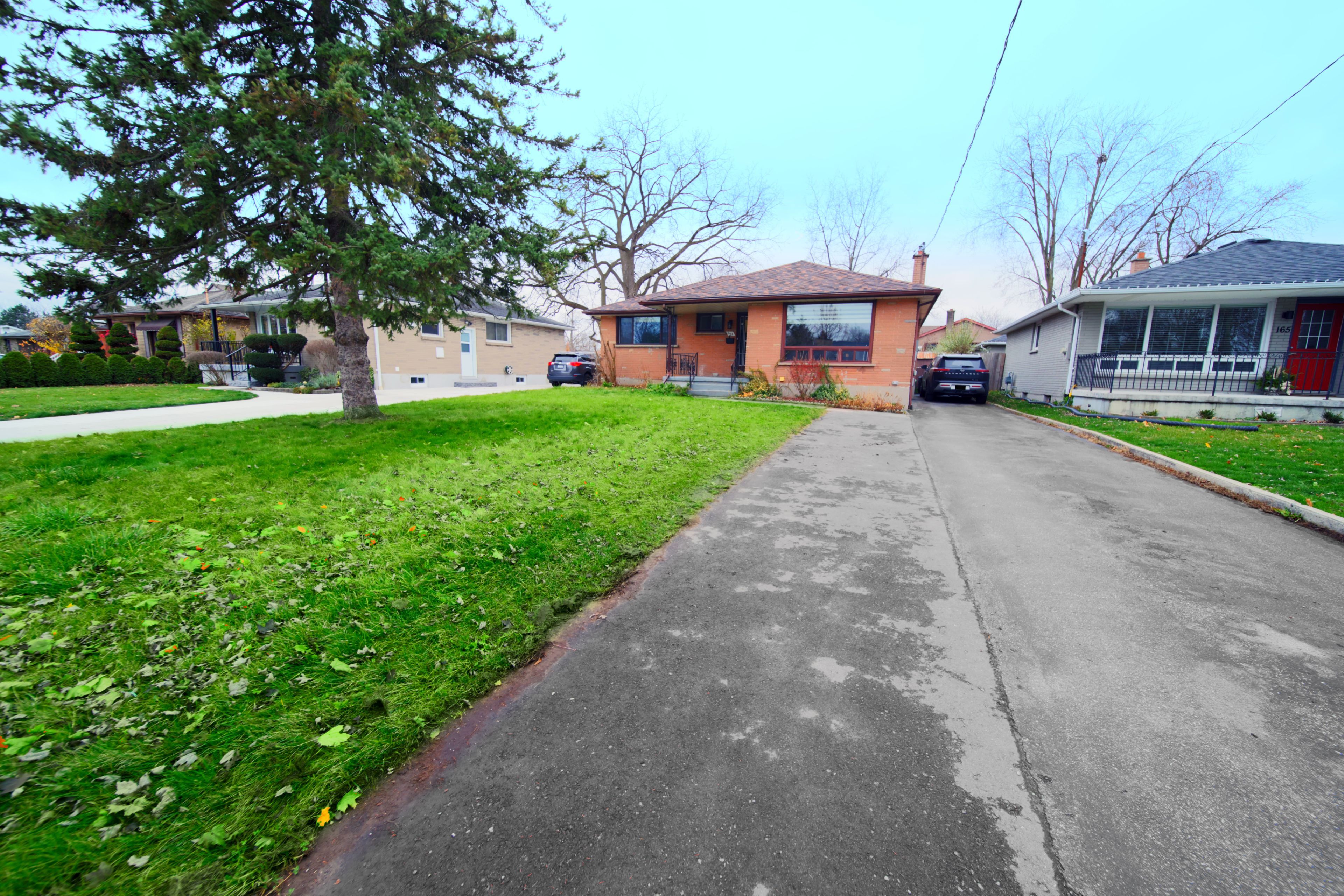 163 Atkinson Boulevard, London East, On N5w 4z3