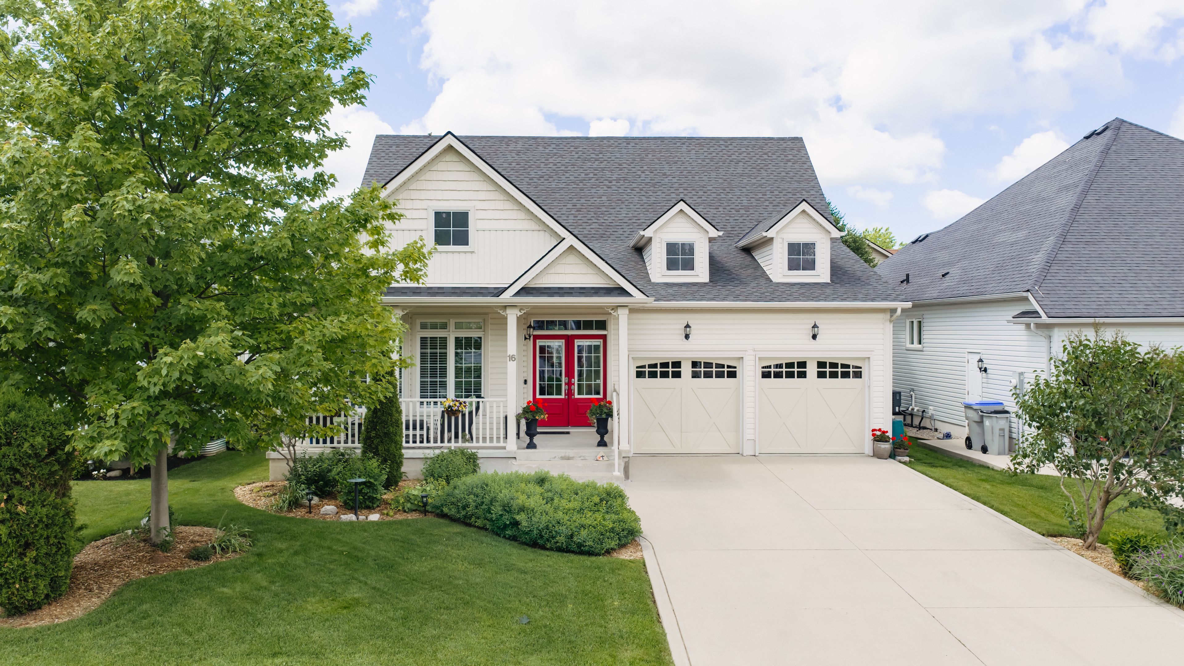 16 Macpherson Avenue, Huron East, On N0k 1w0