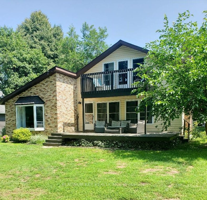 5409 Oak Avenue, Lambton Shores, On N0n 1j0