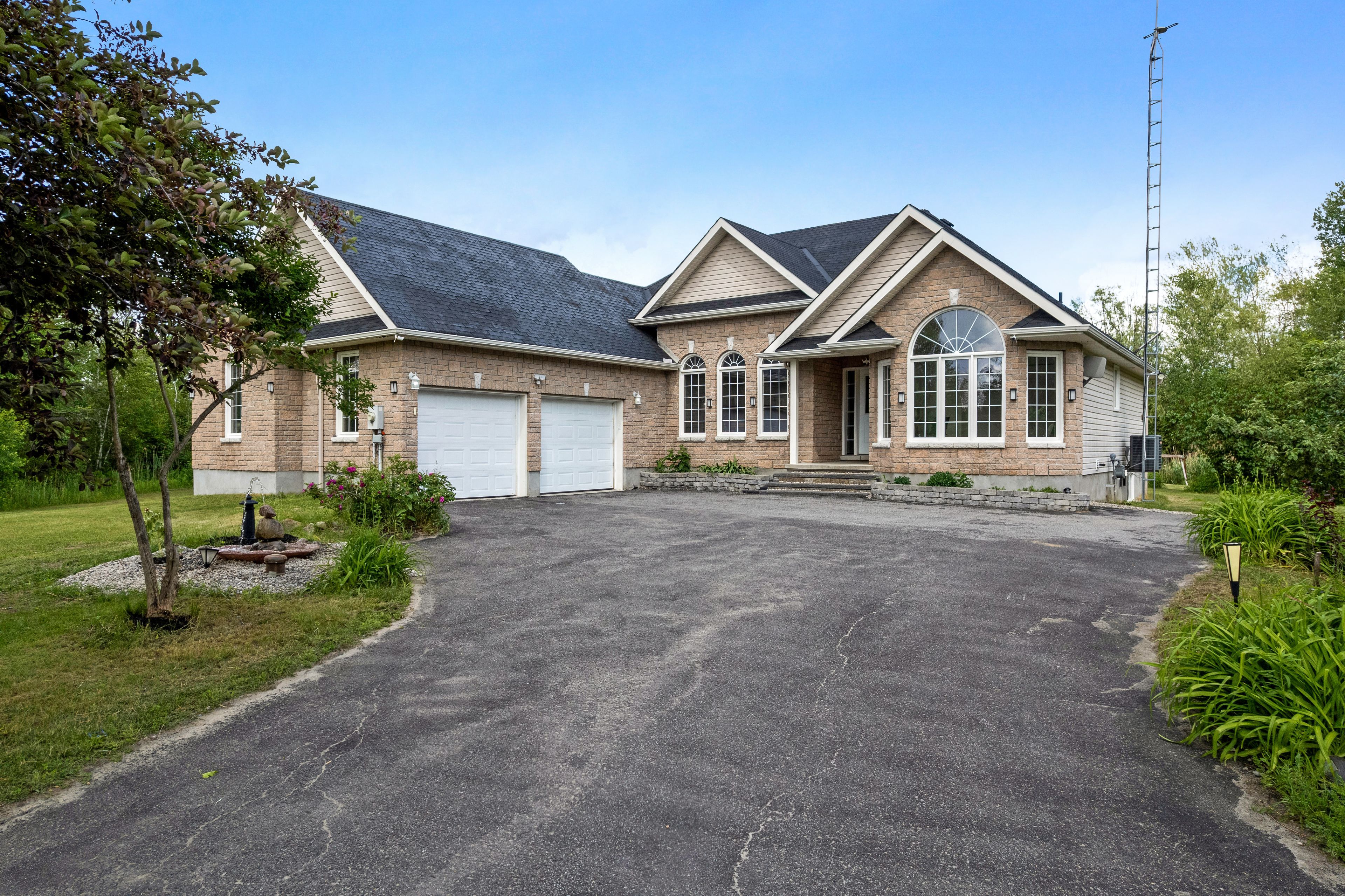 11 Rideau Crossing Crescent, North Grenville, On K0g 1k0