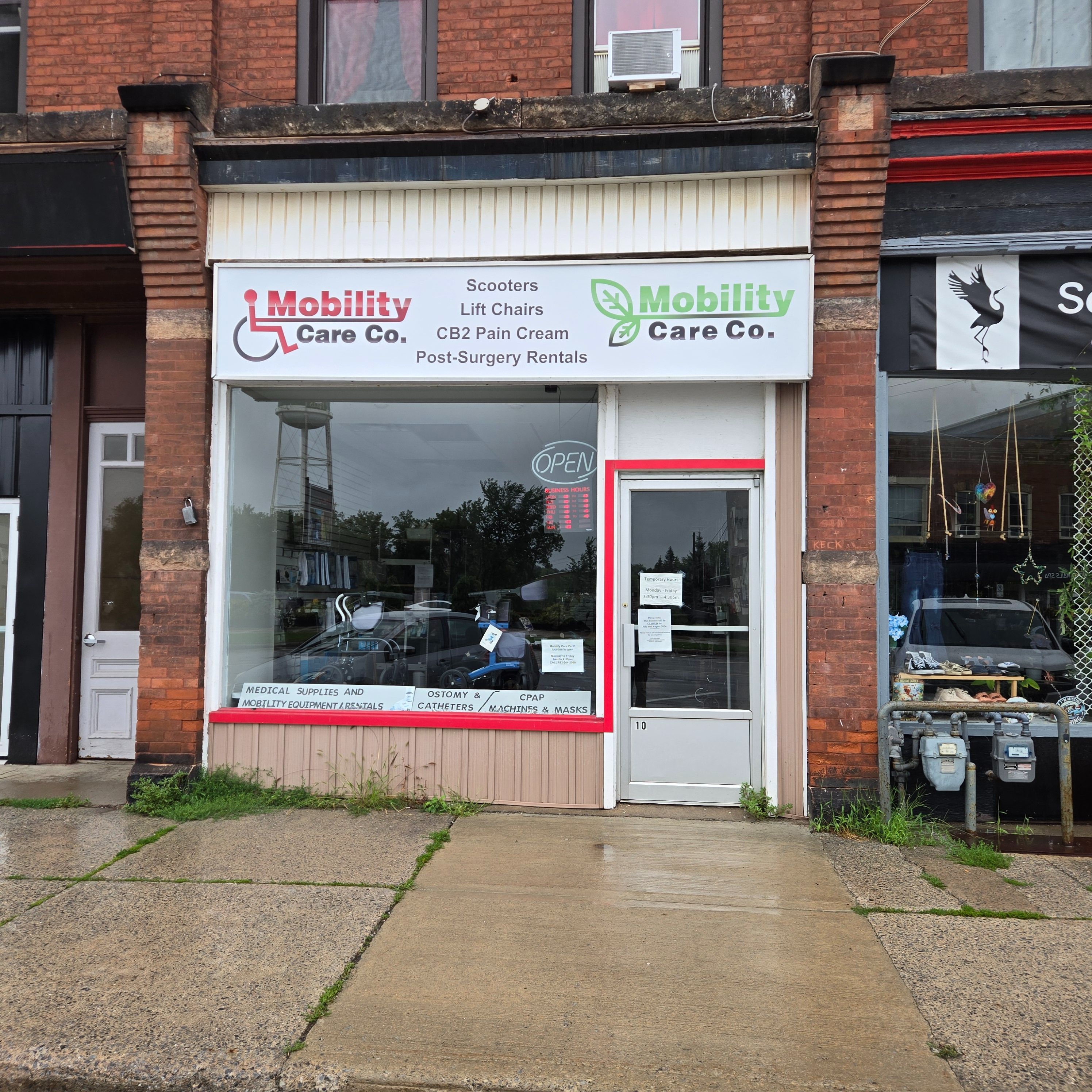 10 Main Street W, Smiths Falls, On K7a 1m5