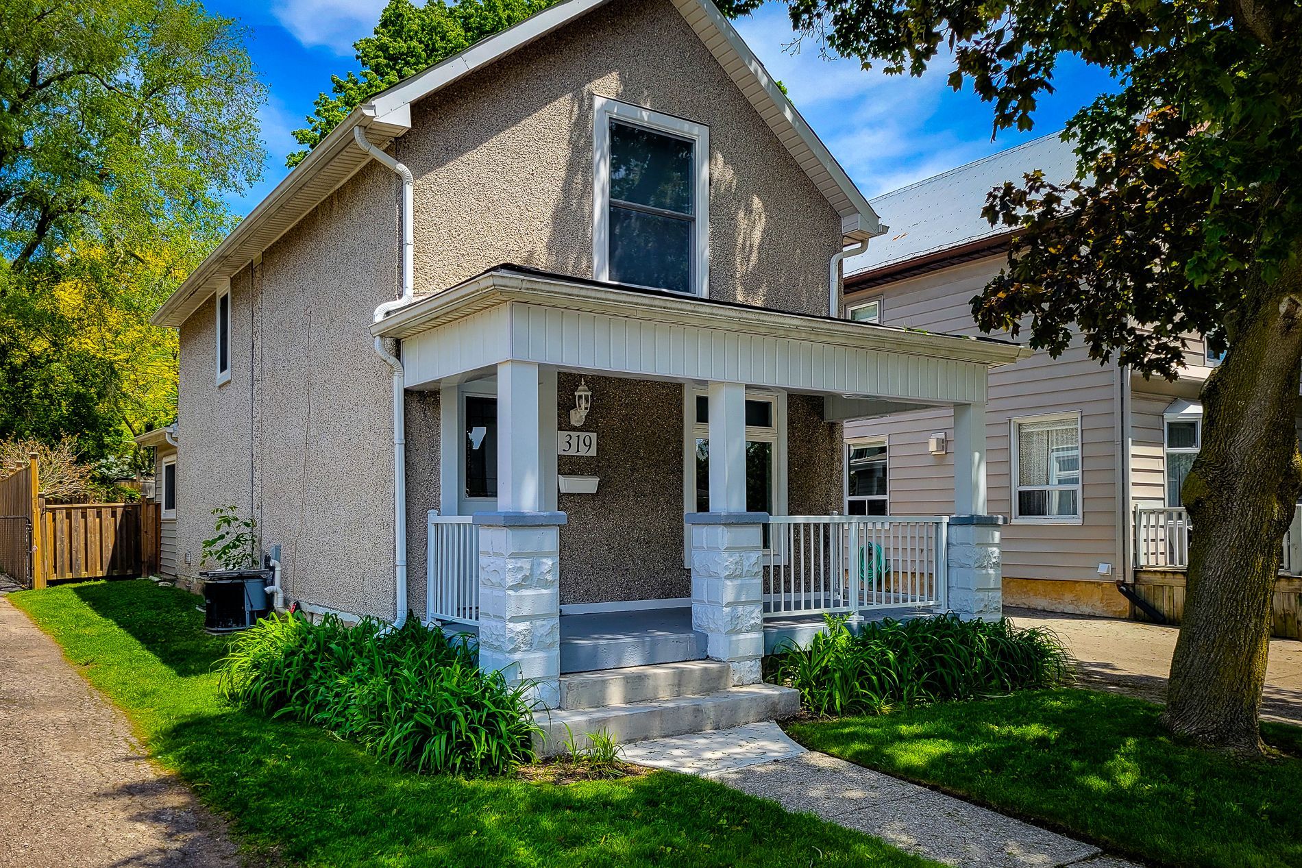 319 King Street W, Hamilton, On L9h 1w5