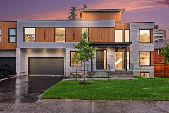 218 Woodland Avenue, Woodroffe, On K2b 5c9