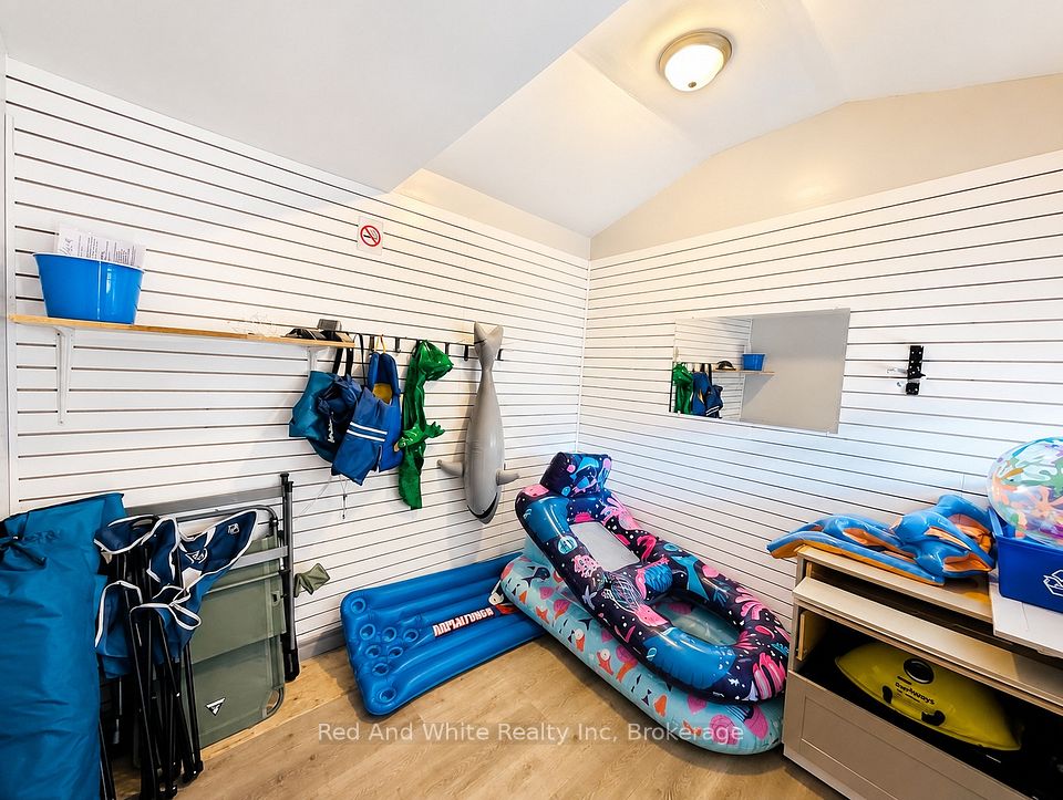450 East 42nd Street, Hamilton, On L8t 3b3