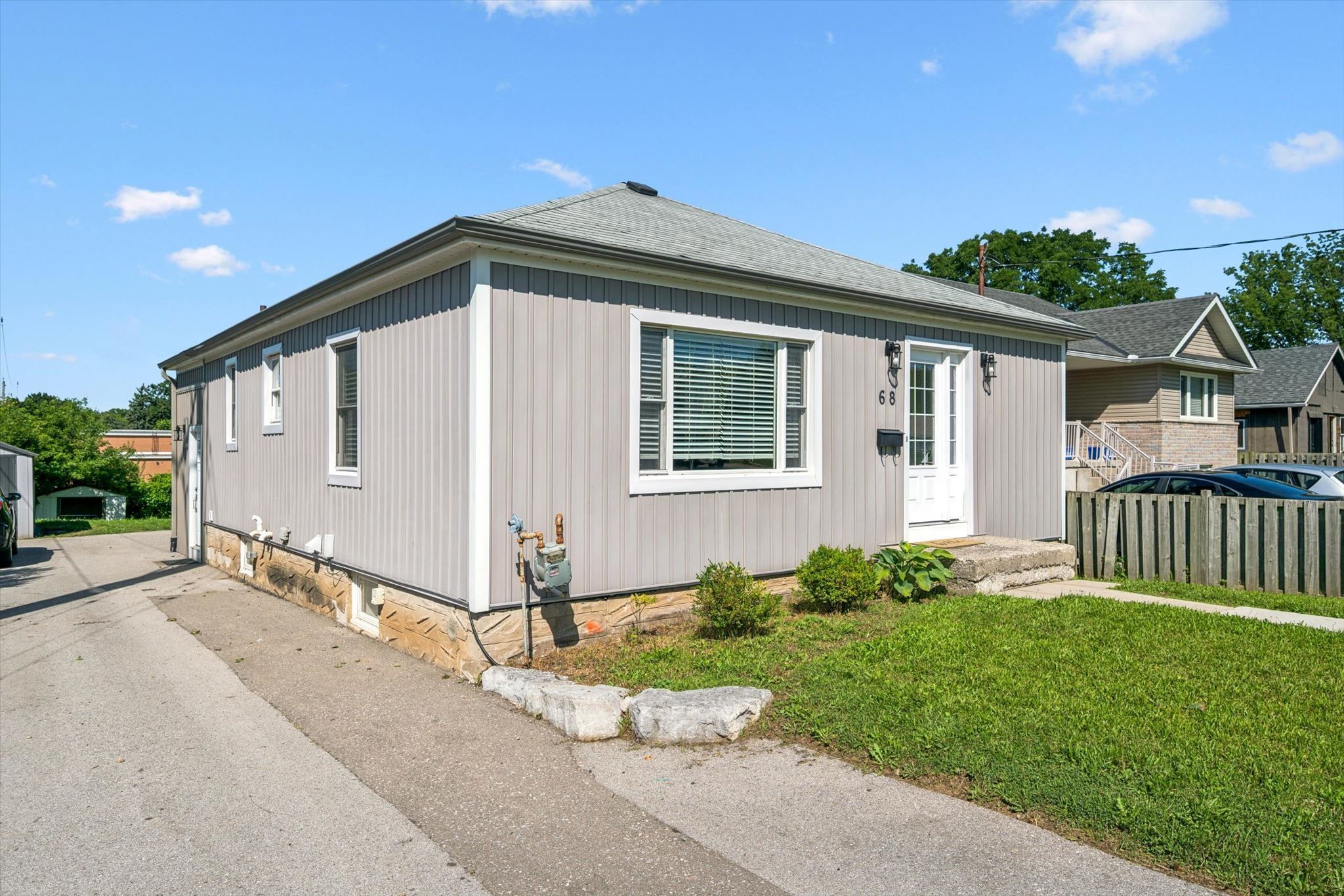 68 Elgin Street S, Cambridge, On N1r 5g5