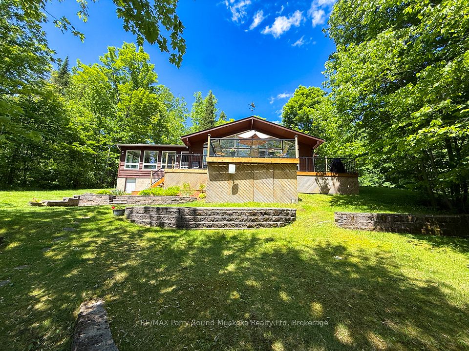 17 Lizzie'S Lane, Mckellar, On P2a 0b4
