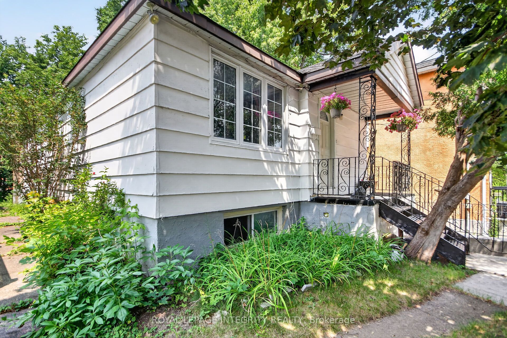 173 Genest Street, Vanier And Kingsview Park, On K1l 7y8