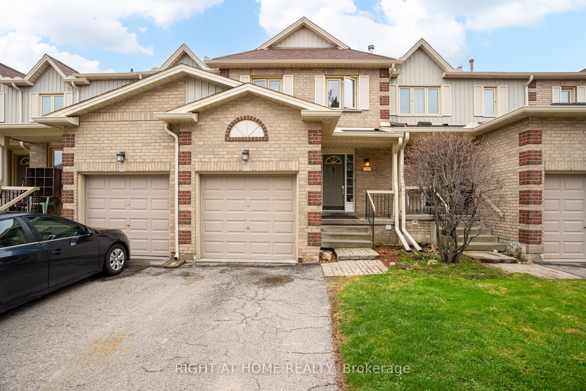 302 College Avenue W 163, Guelph, On N1g 4t6