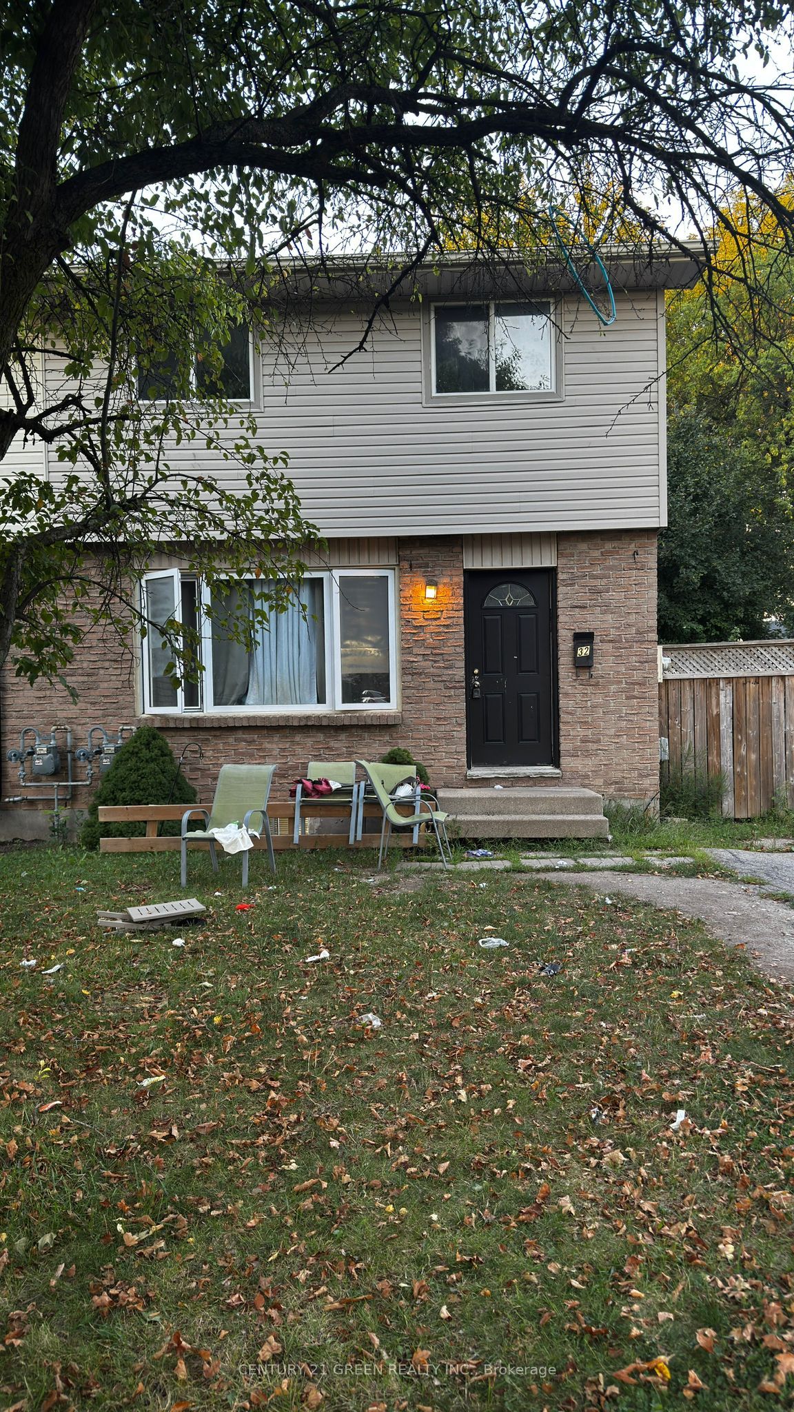 32 Elvira Crescent Main & 2nd, London South, On N6e 2p4