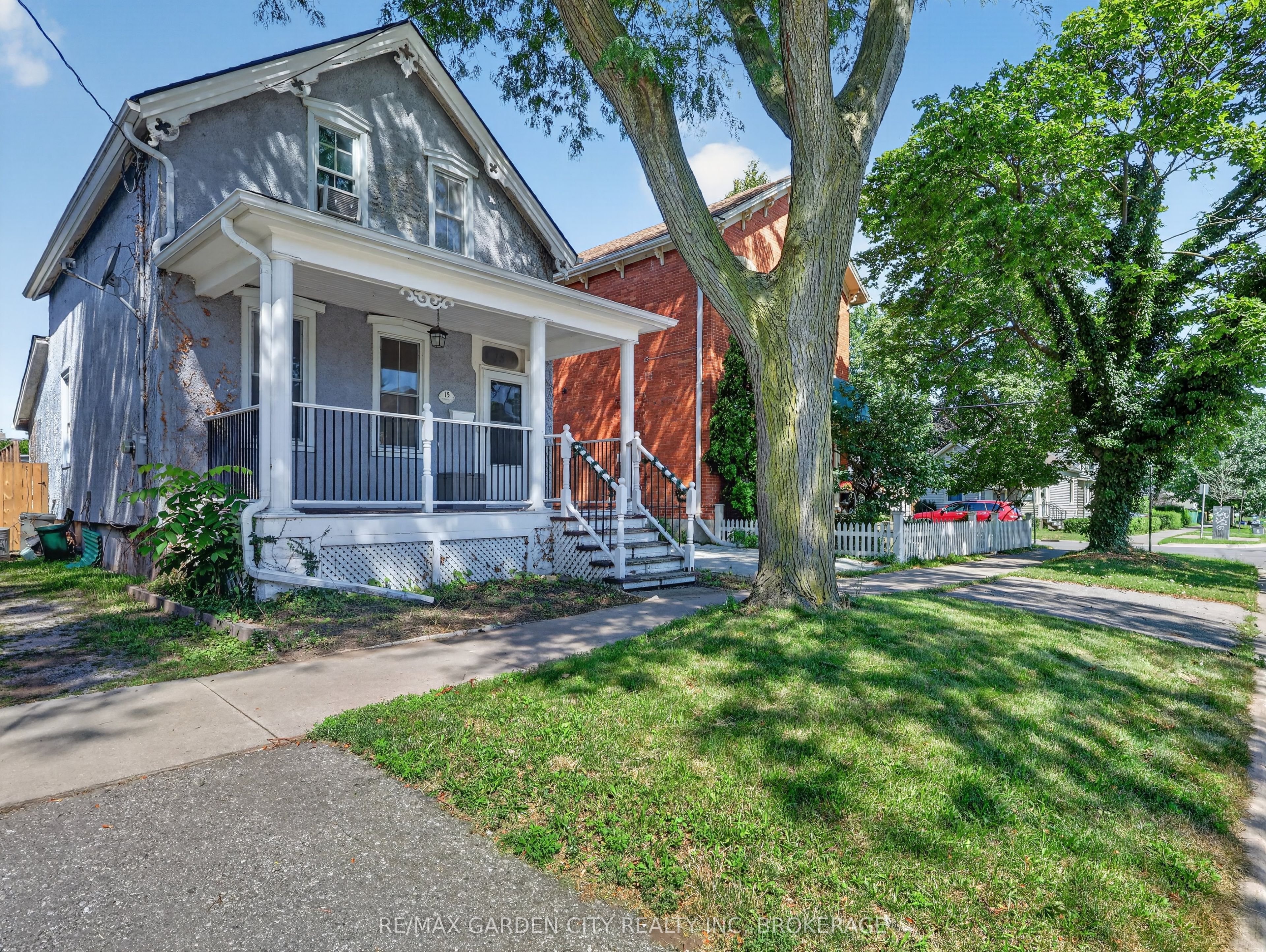15 Catherine Street, St. Catharines, On L2r 5e4
